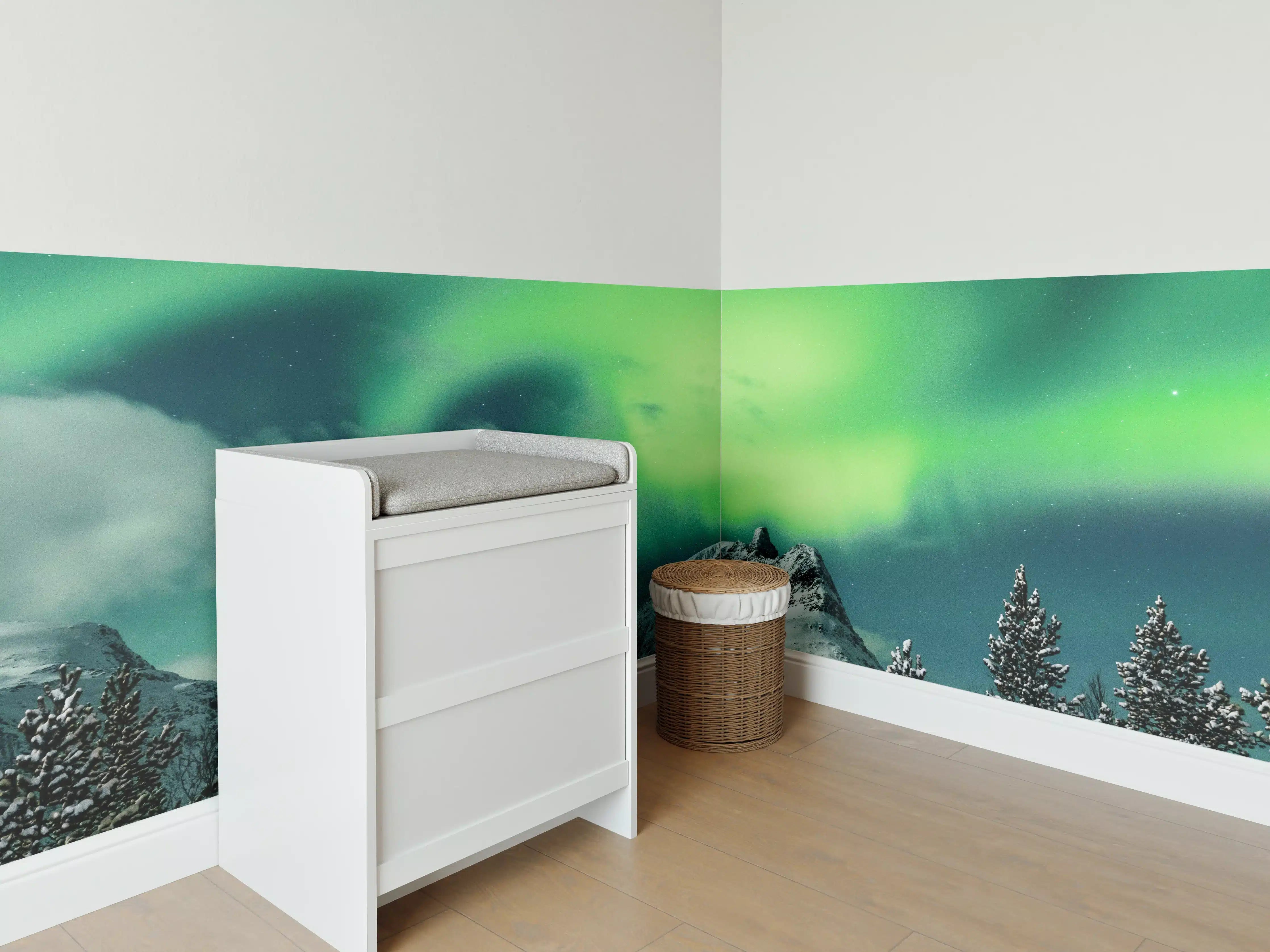 Babyzimmer Wandgestaltung - Polarlichter über Berg in Nordnorwegen