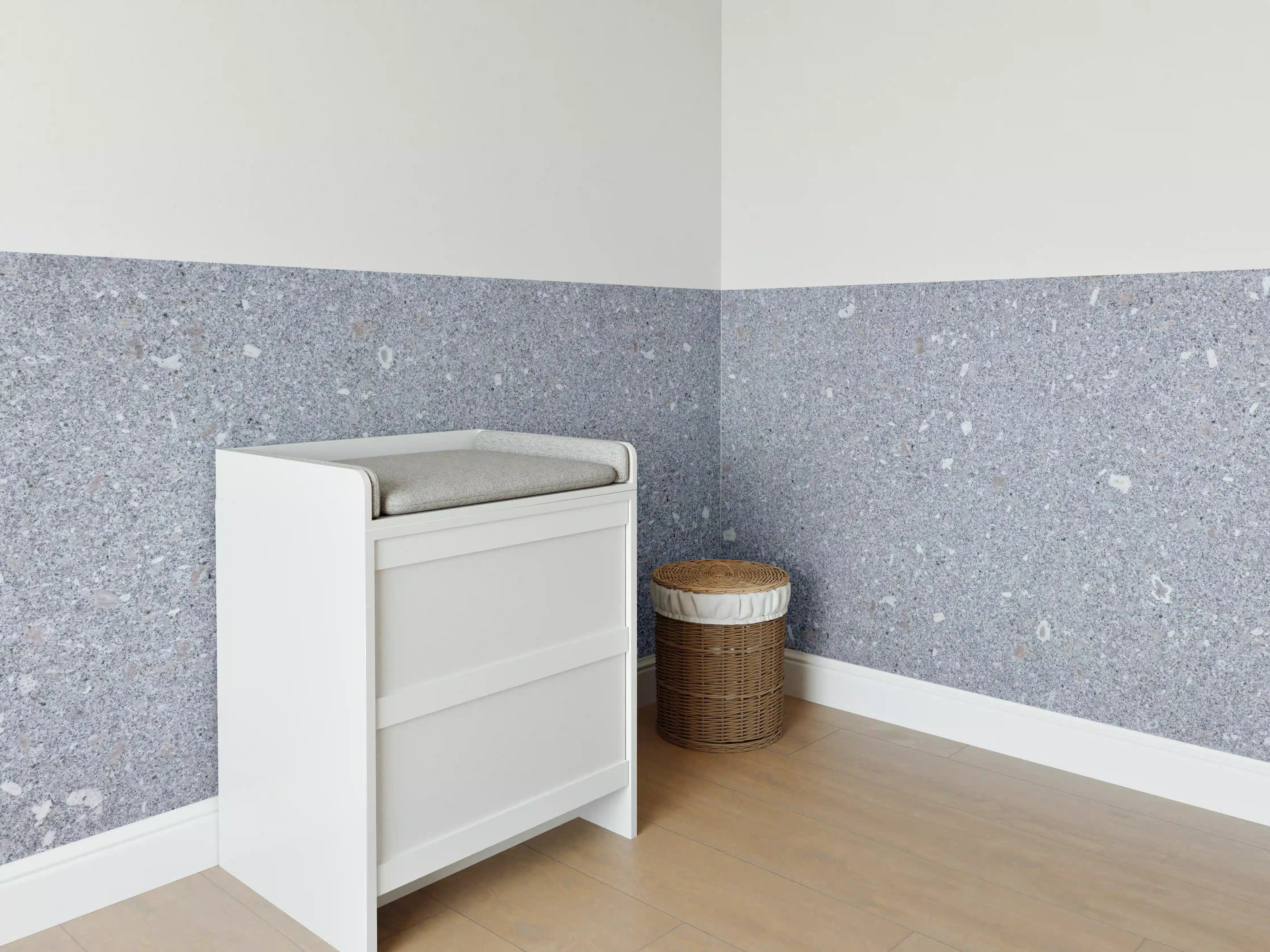 Babyzimmer Wandgestaltung - Polierter Naturgranit