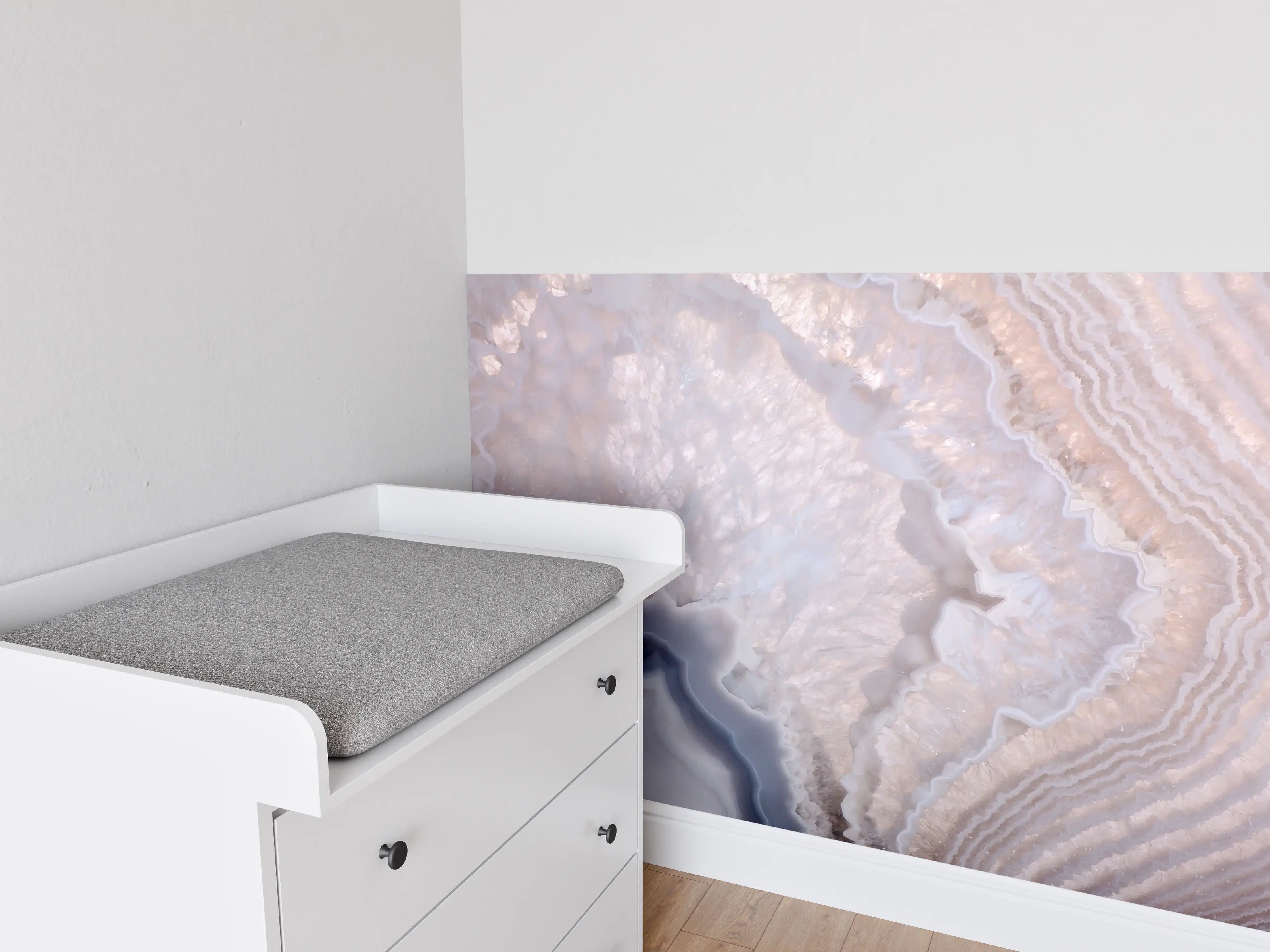 Babyzimmer Wandgestaltung - Quarz in Wellenstruktur 