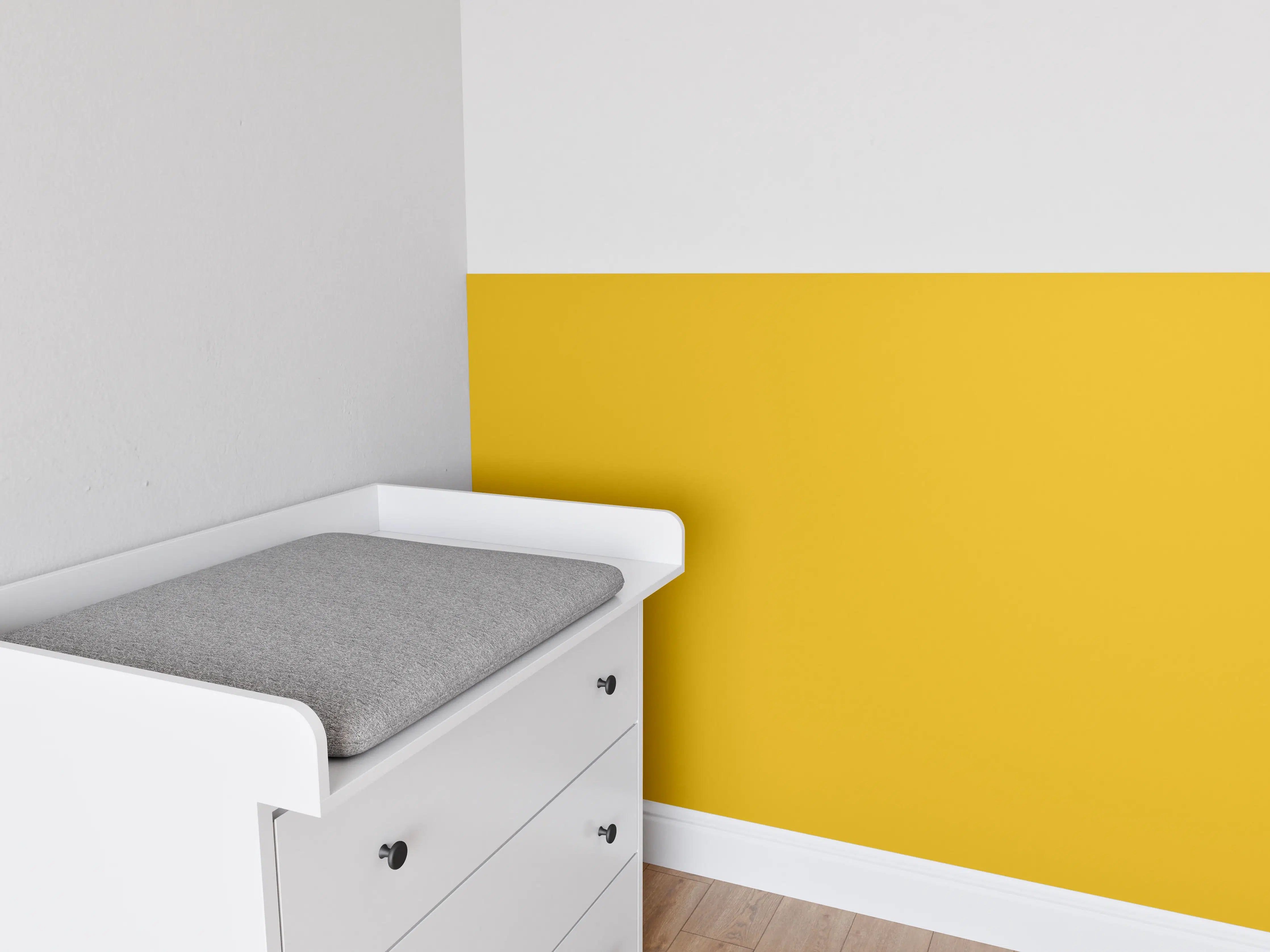 Babyzimmer Wandgestaltung - RAL 1004 (Goldgelb)