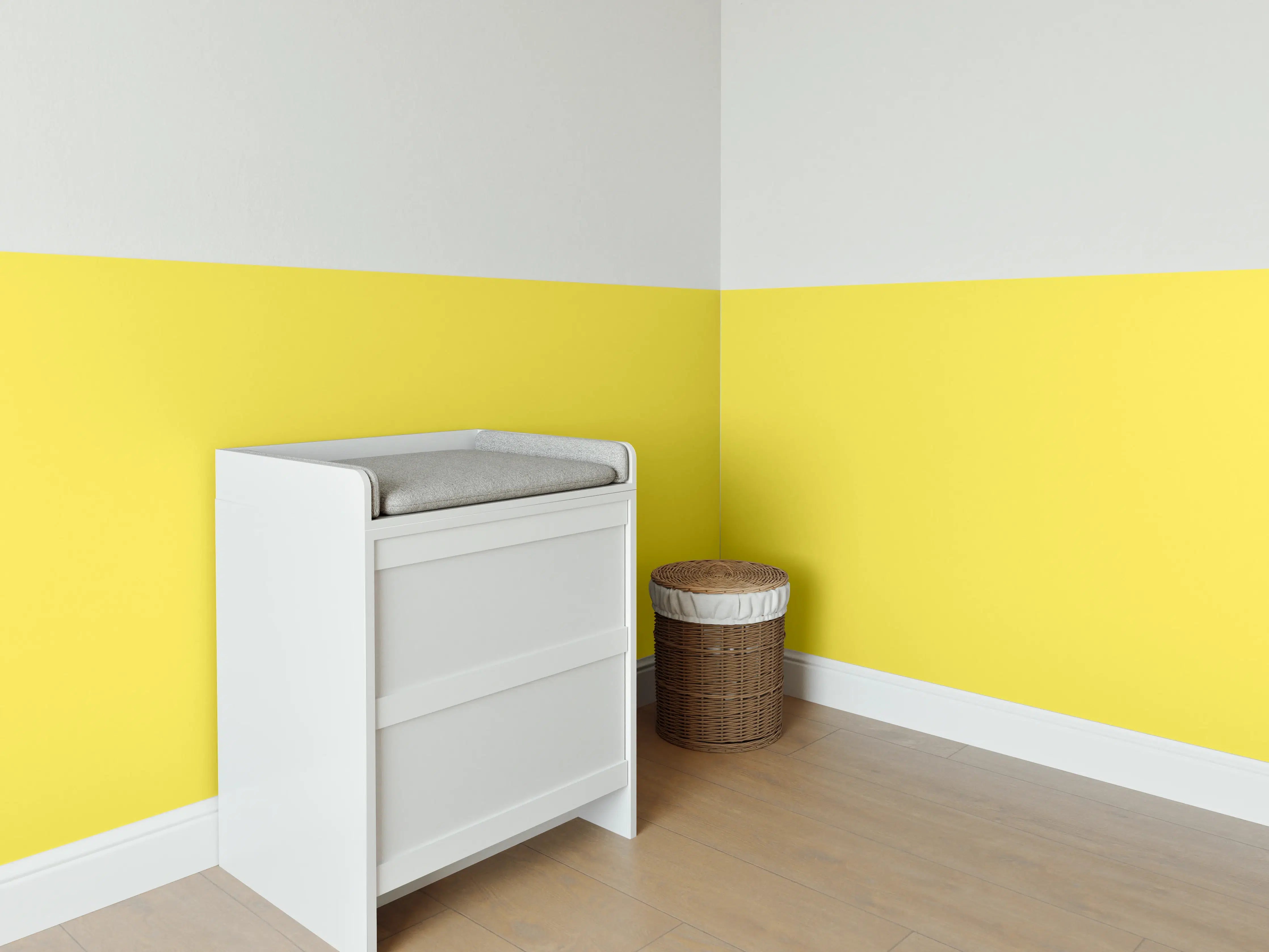 Babyzimmer Wandgestaltung - RAL 1018 (Zinkgelb)