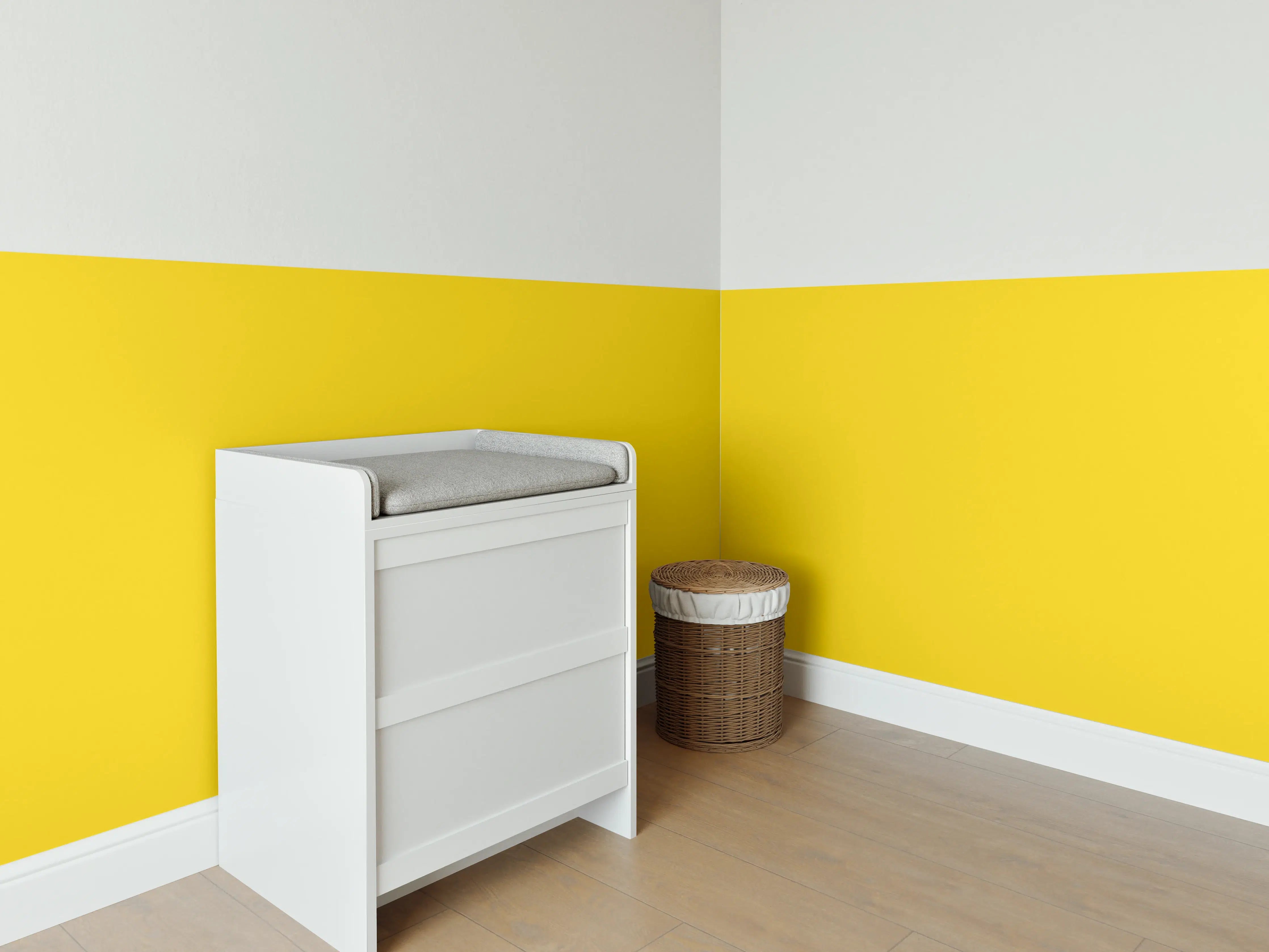 Babyzimmer Wandgestaltung - RAL 1023 (Verkehrsgelb)