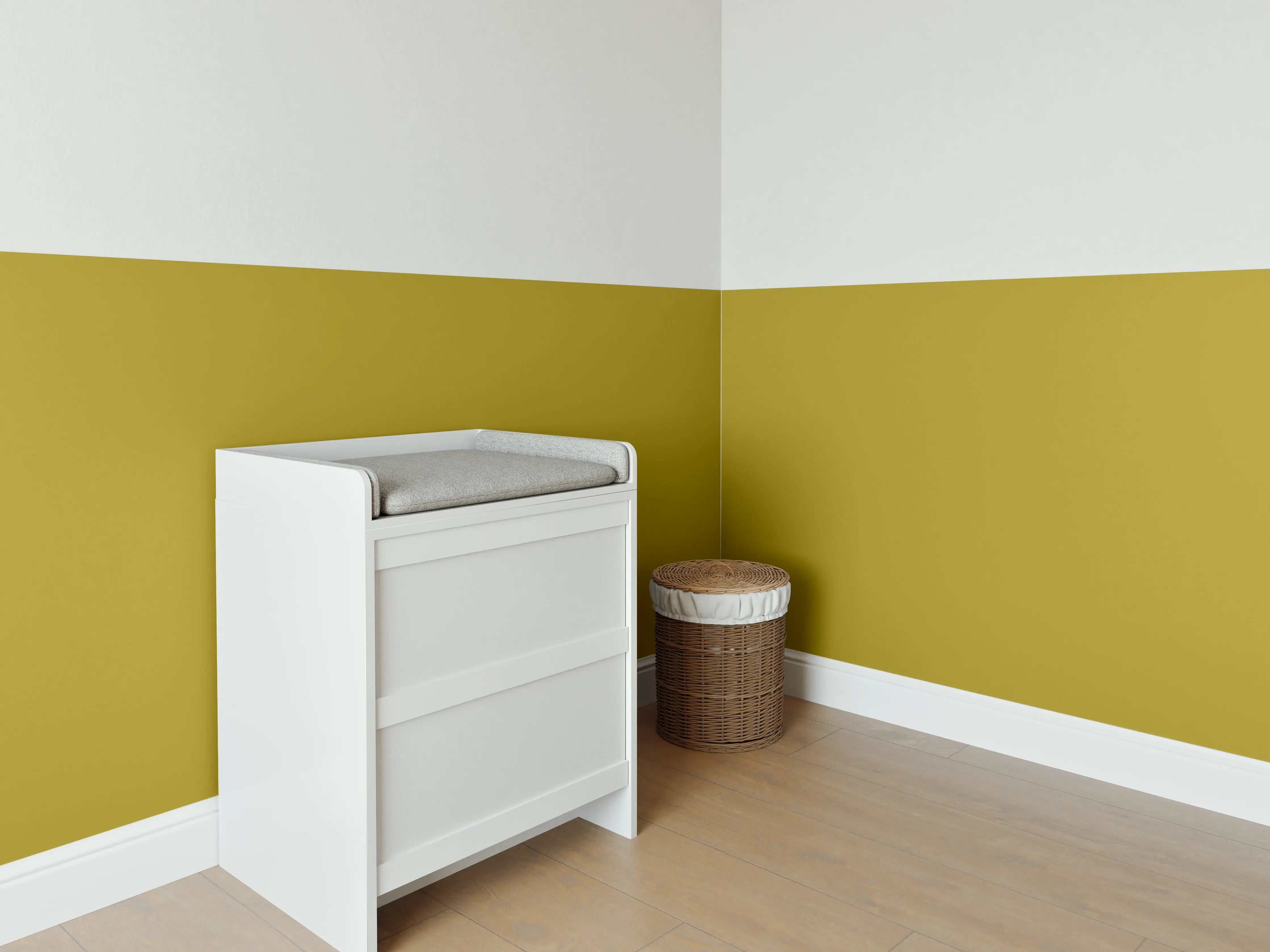 Babyzimmer Wandgestaltung - RAL 1027 (Curry)