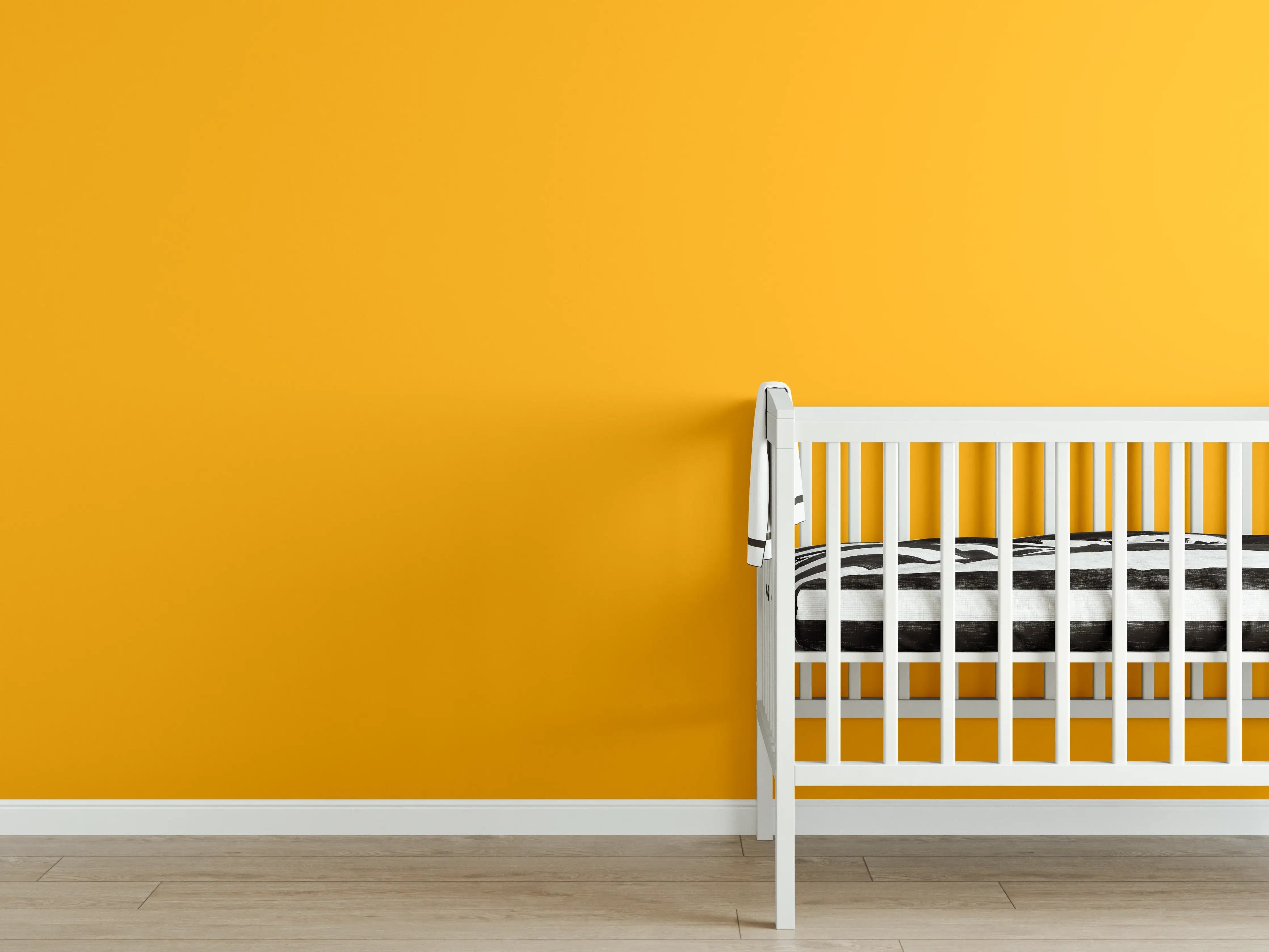Babyzimmer Wandgestaltung - RAL 1028 (Melonengelb)
