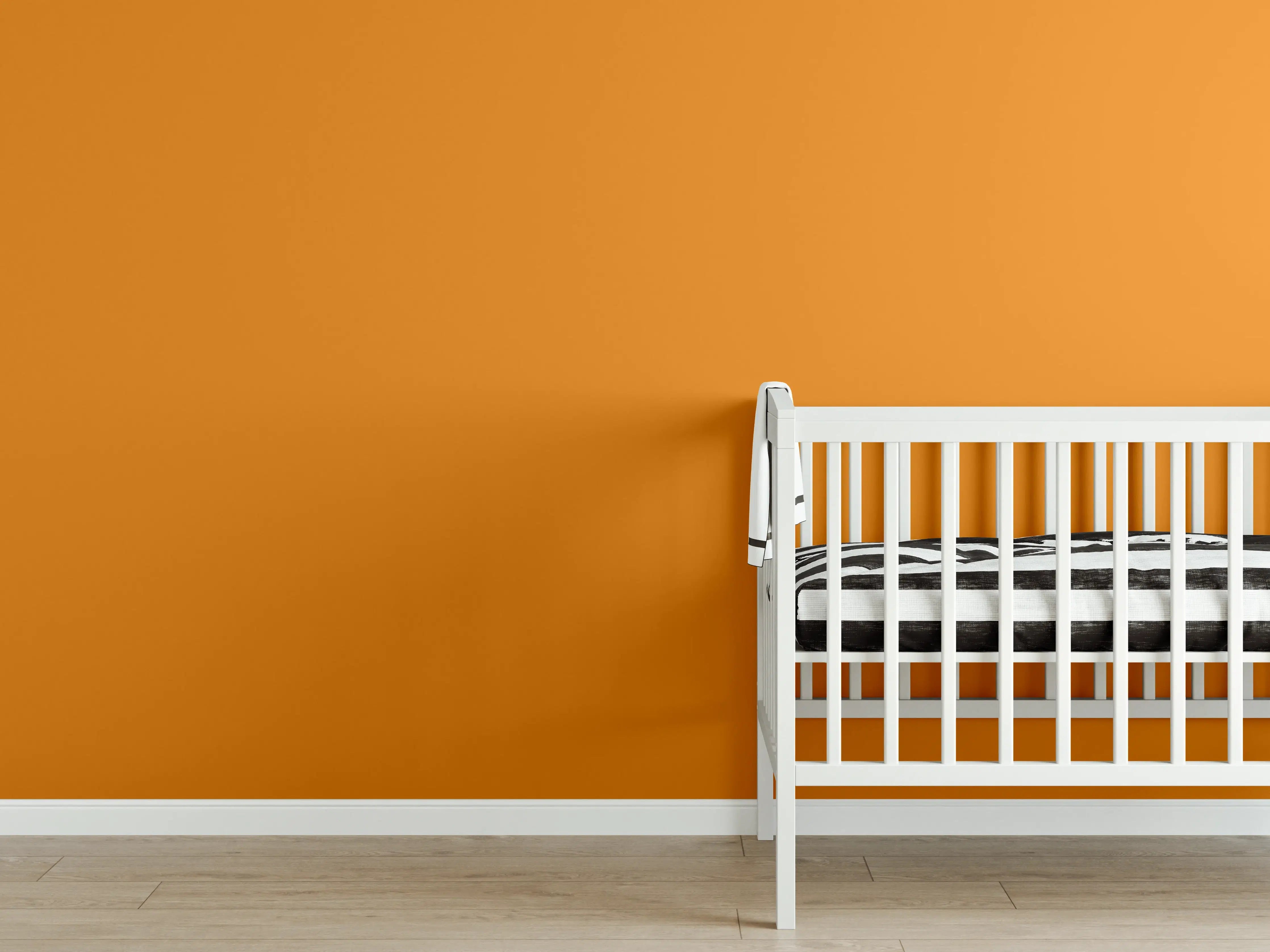 Babyzimmer Wandgestaltung - RAL 2000 (Gelborange)