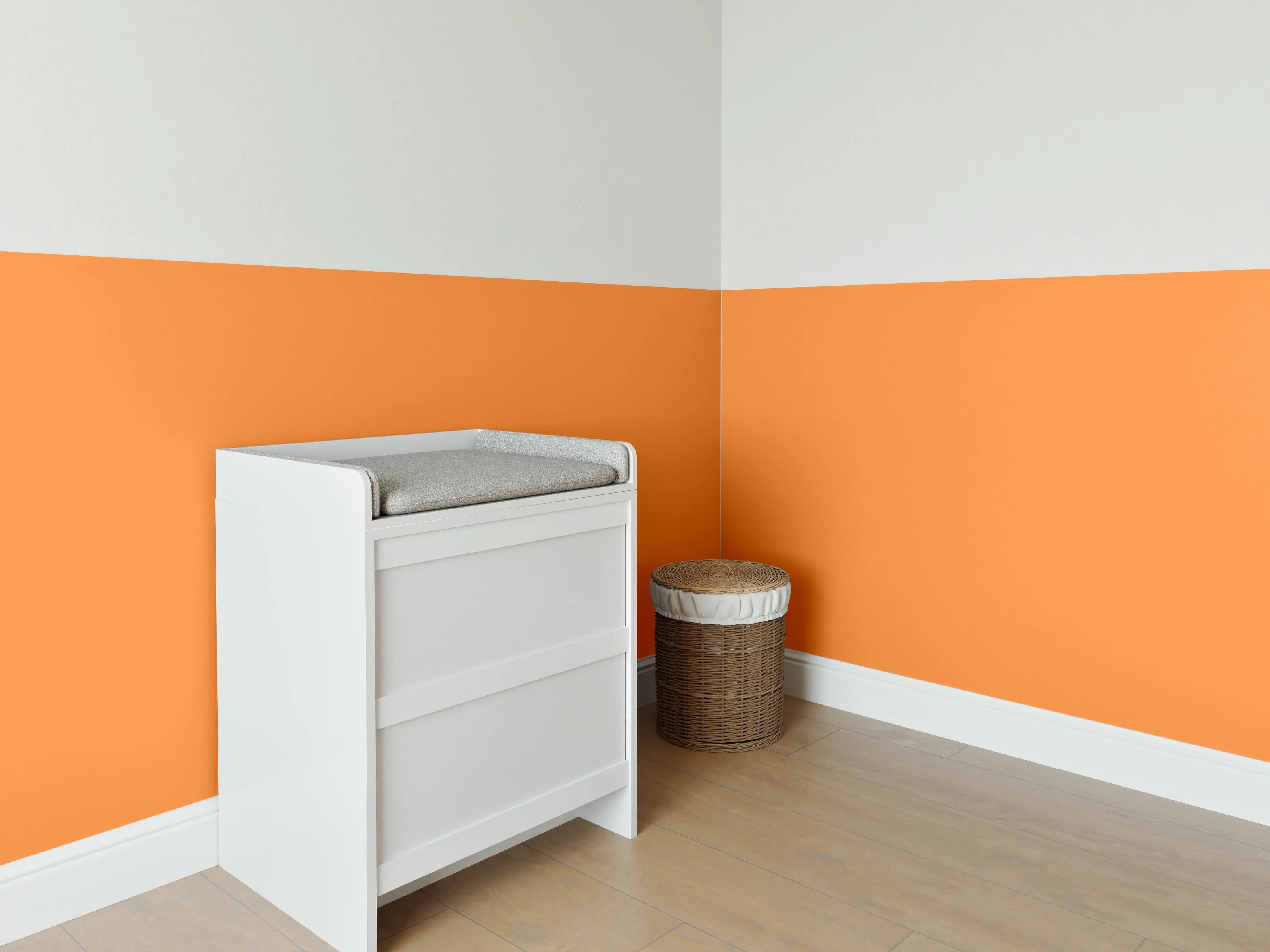 Babyzimmer Wandgestaltung - RAL 2003 (Pastellorange)