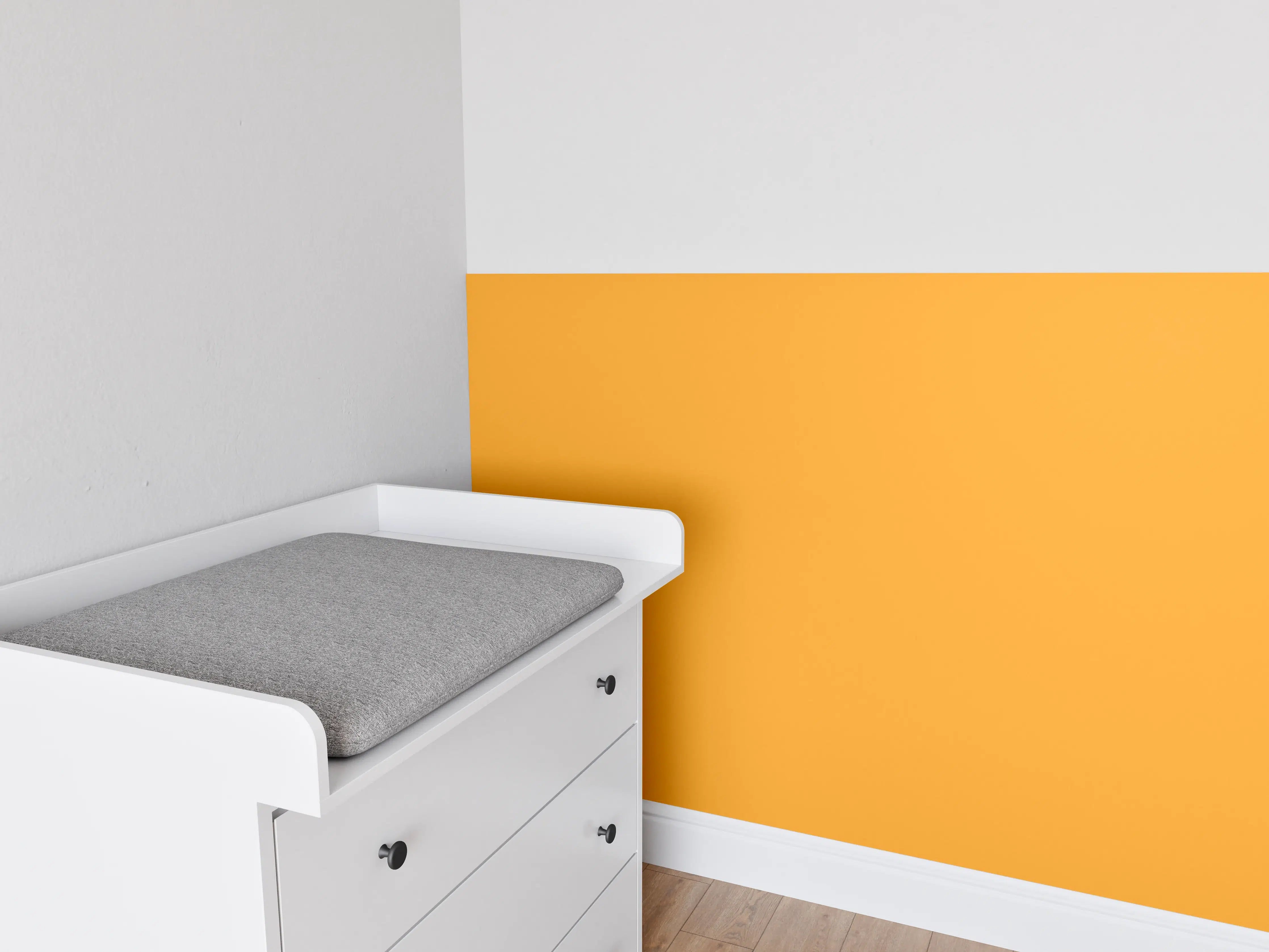 Babyzimmer Wandgestaltung - RAL 2007 (Leuchtendes Hellorange)