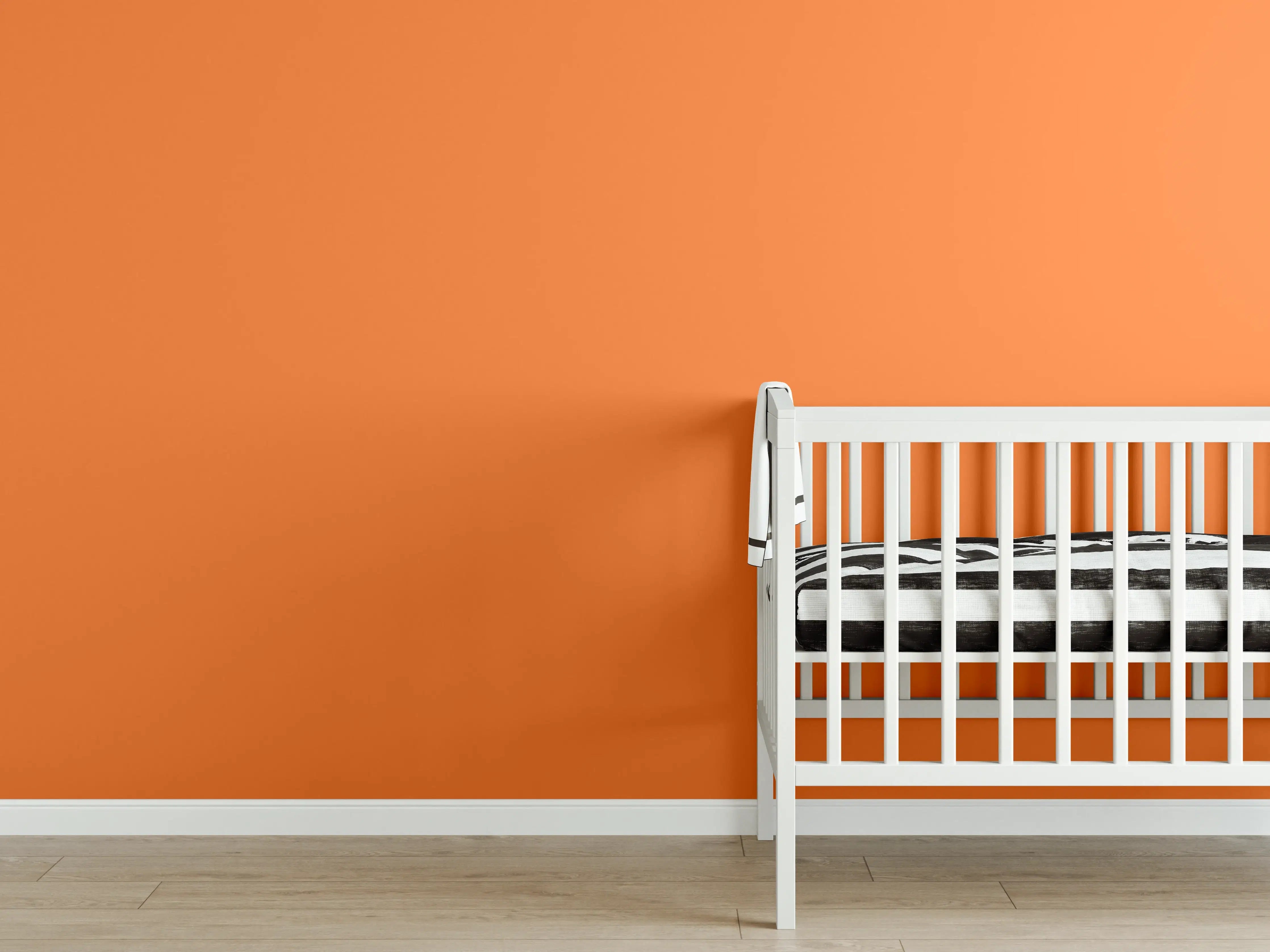 Babyzimmer Wandgestaltung - RAL 2008 (Leuchtendes Rot-Orange)