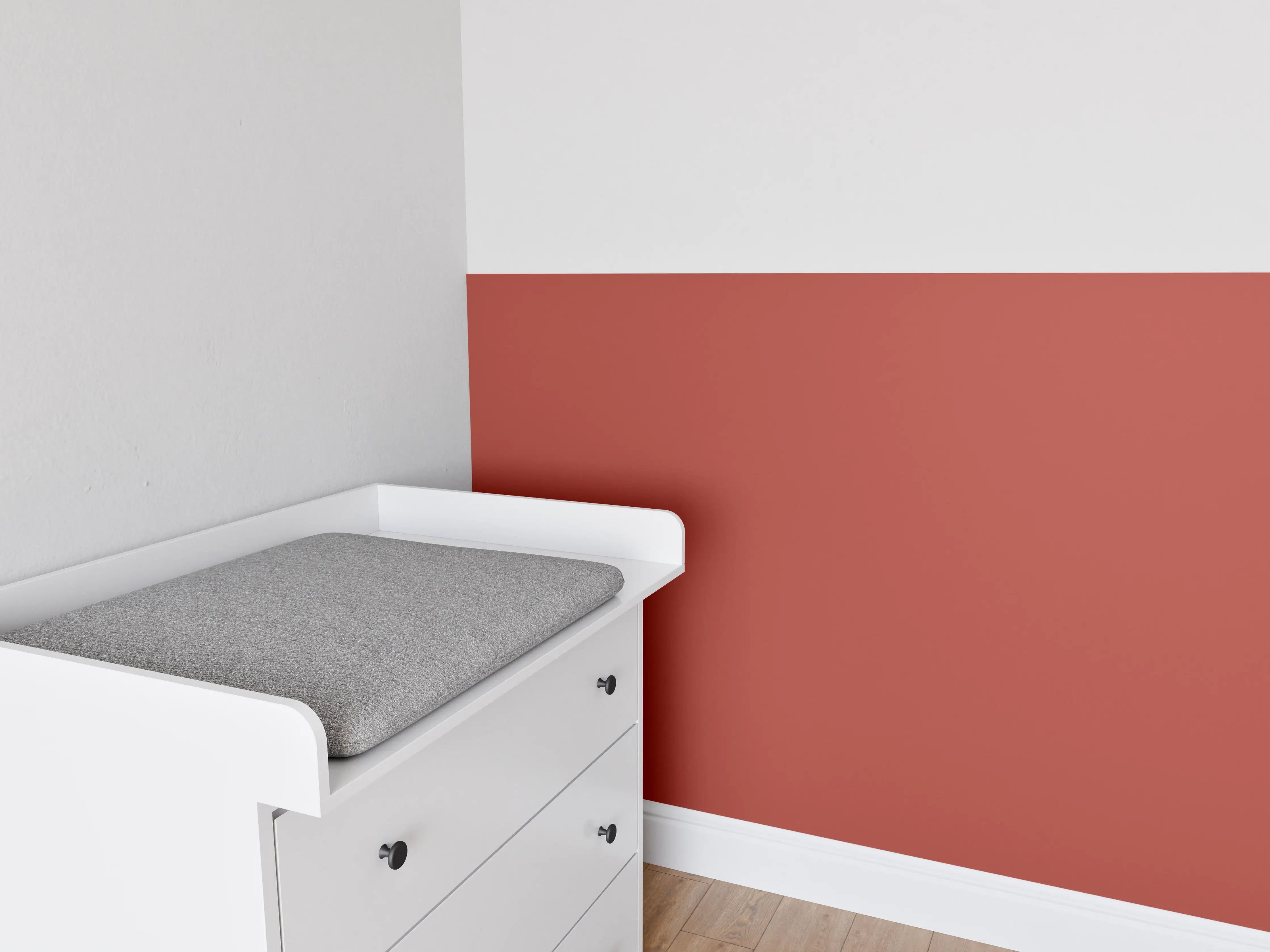 Babyzimmer Wandgestaltung - RAL 3016 (Korallenrot)