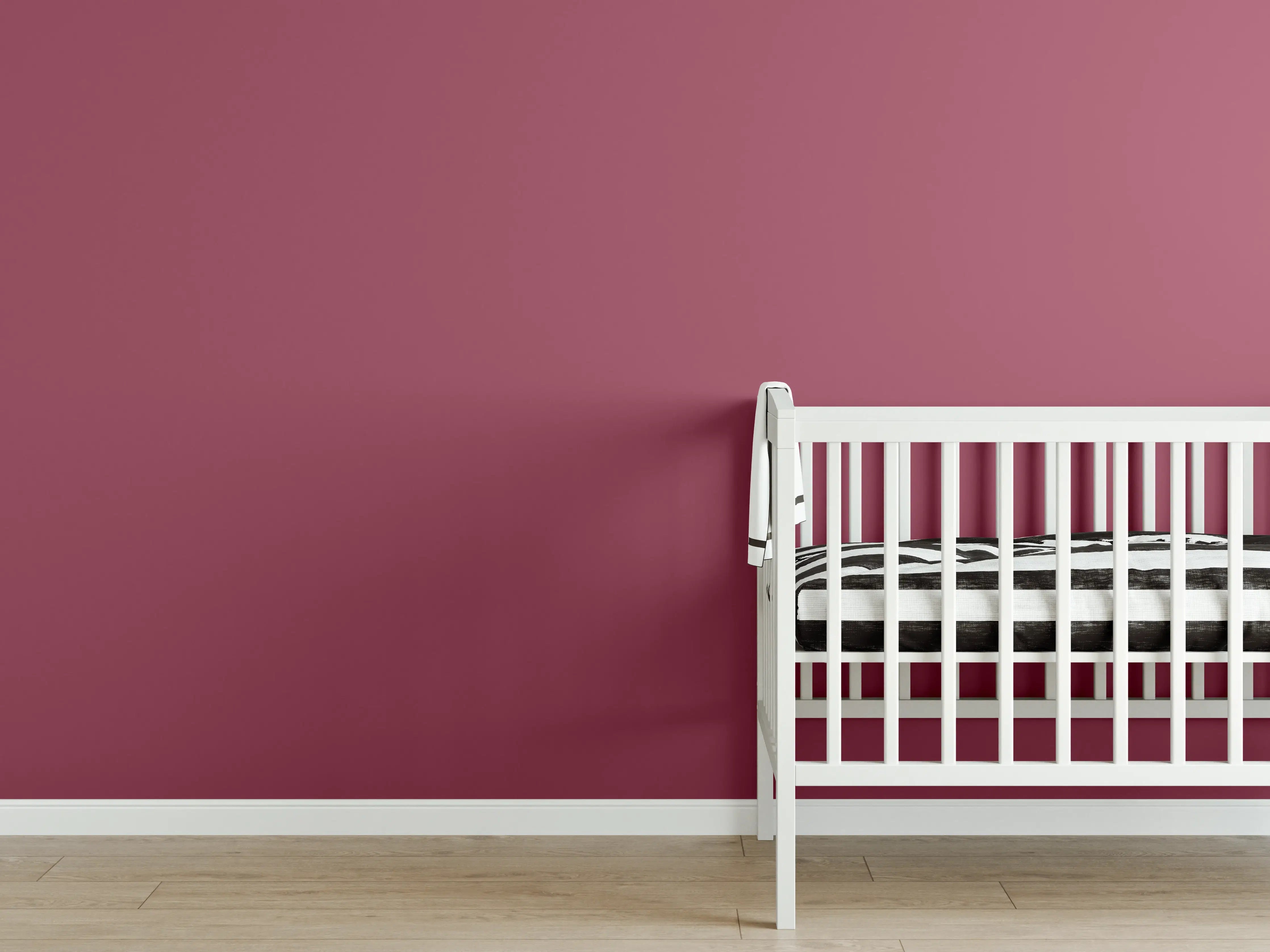 Babyzimmer Wandgestaltung - RAL 4002 (Rotviolett)