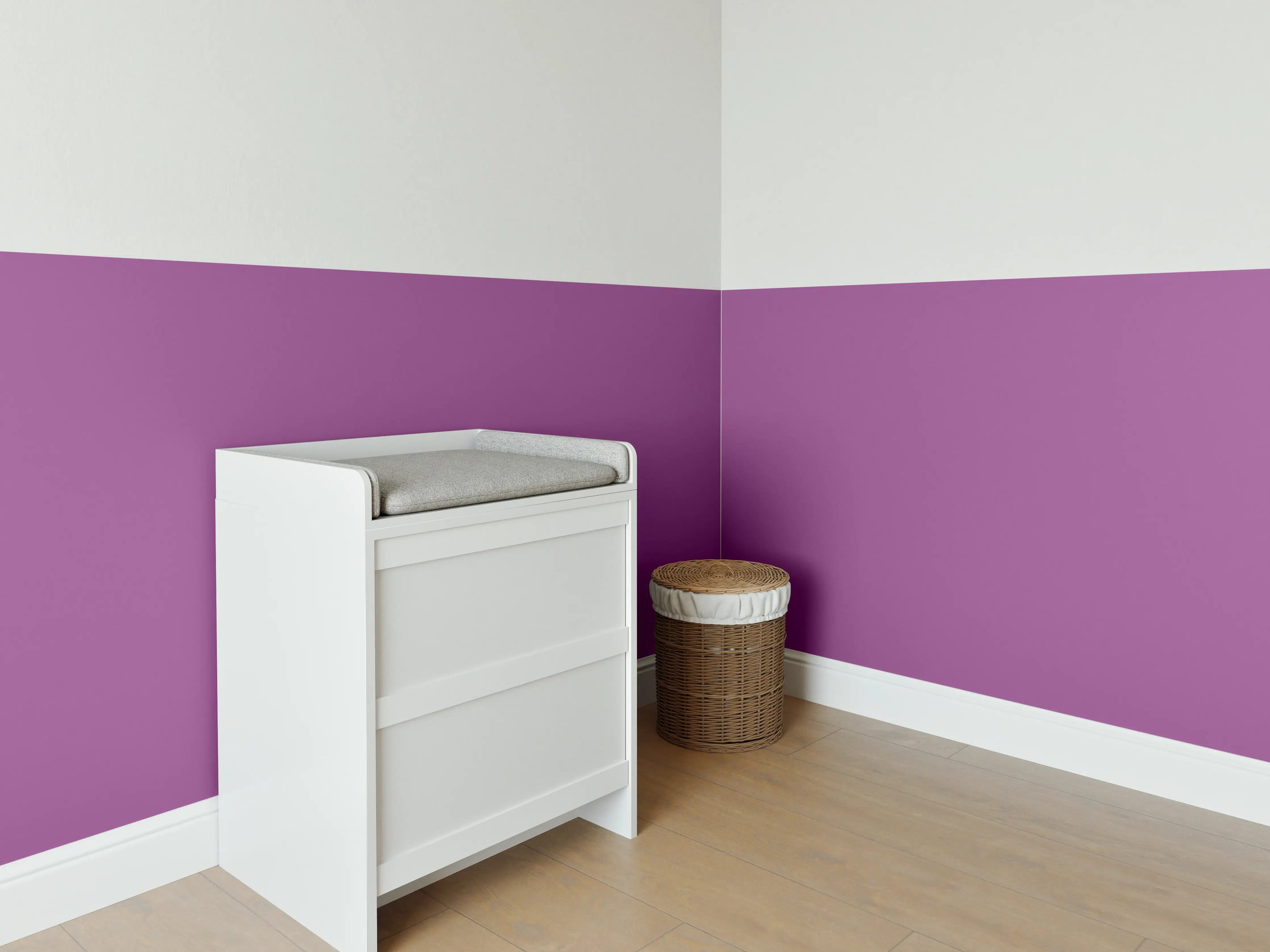 Babyzimmer Wandgestaltung - RAL 4008 (Signalviolett)