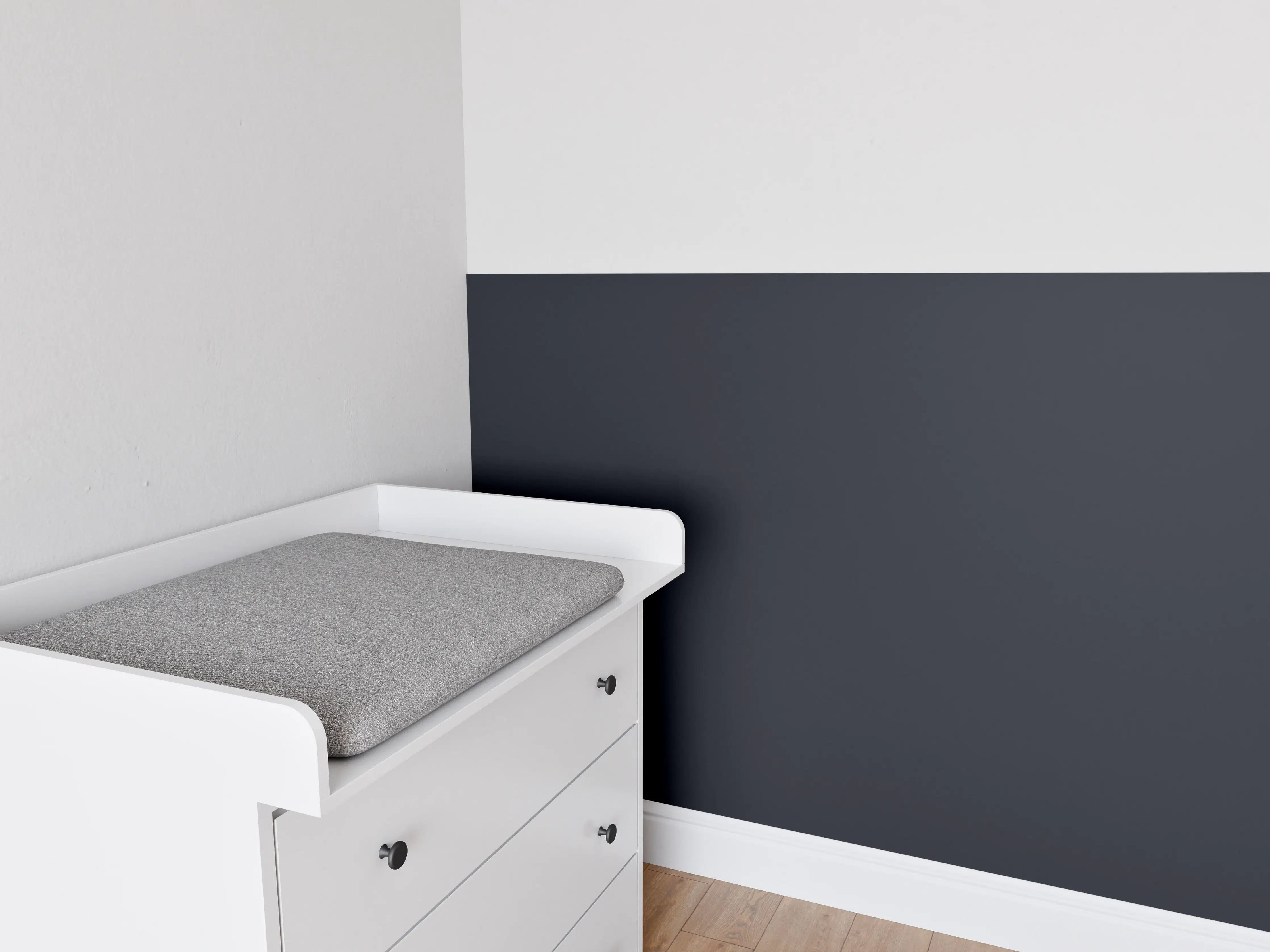 Babyzimmer Wandgestaltung - RAL 5004 (Schwarzblau)