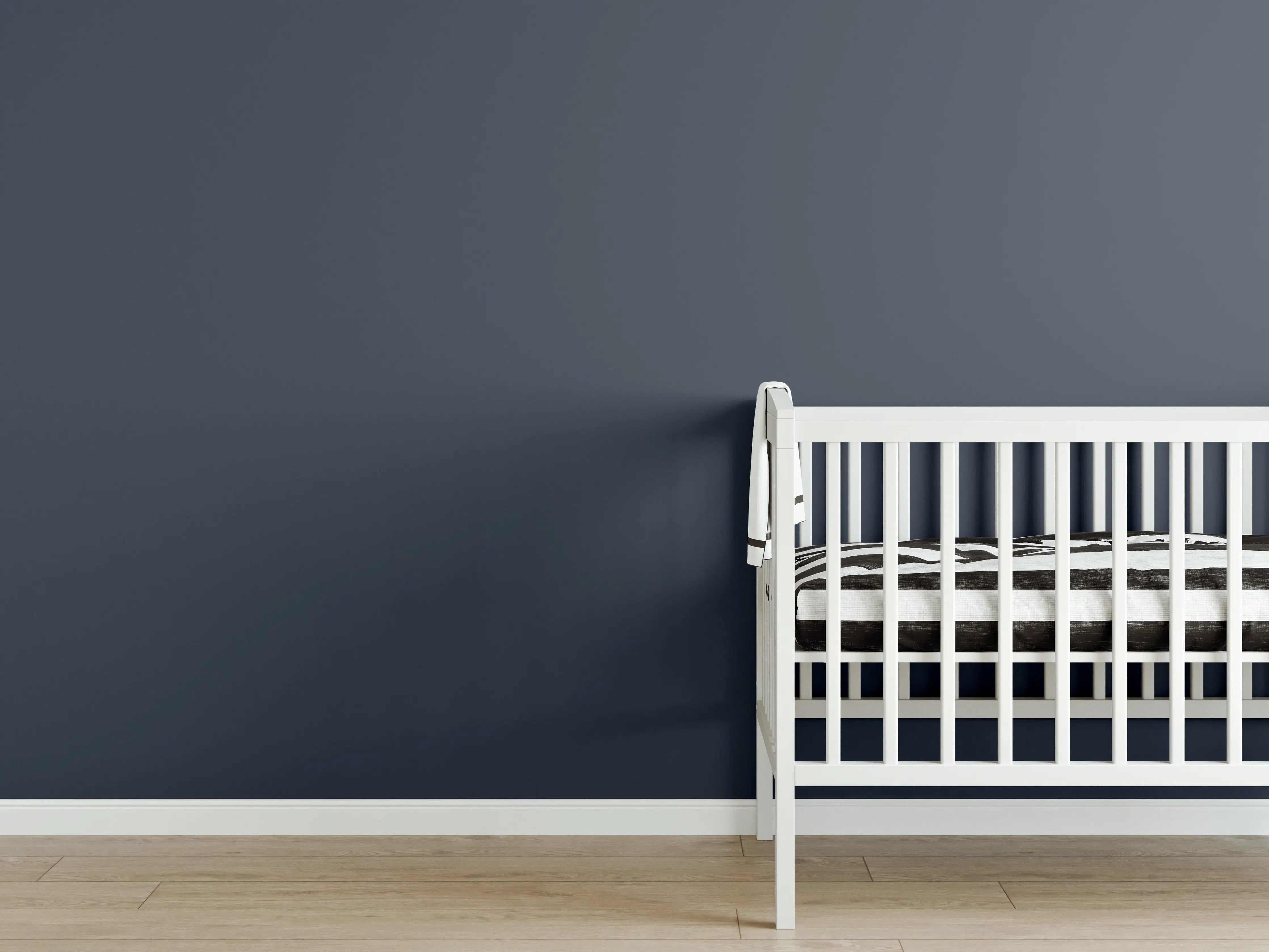 Babyzimmer Wandgestaltung - RAL 5008 (Graublau)