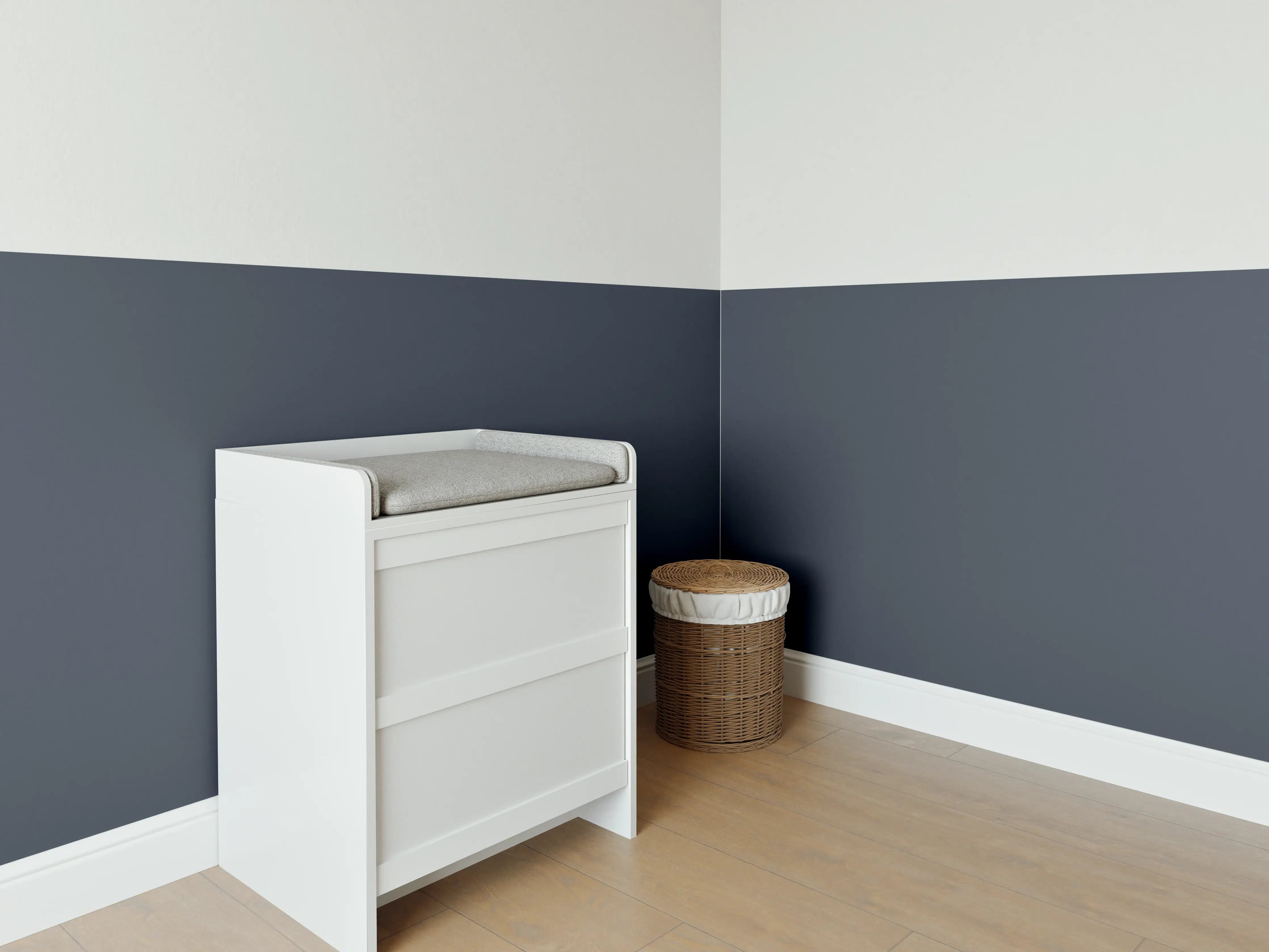 Babyzimmer Wandgestaltung - RAL 5008 (Graublau)