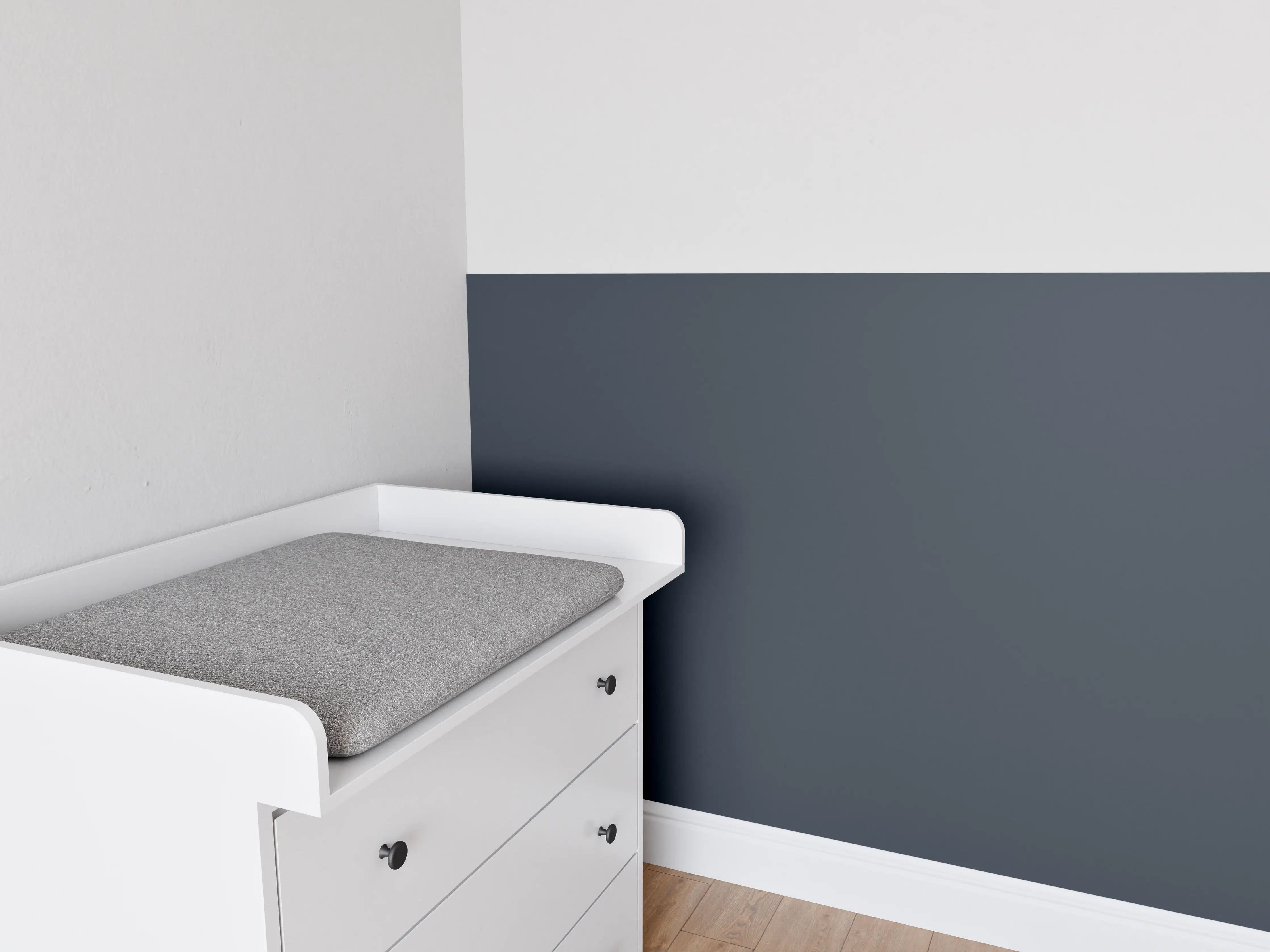 Babyzimmer Wandgestaltung - RAL 5008 (Graublau)