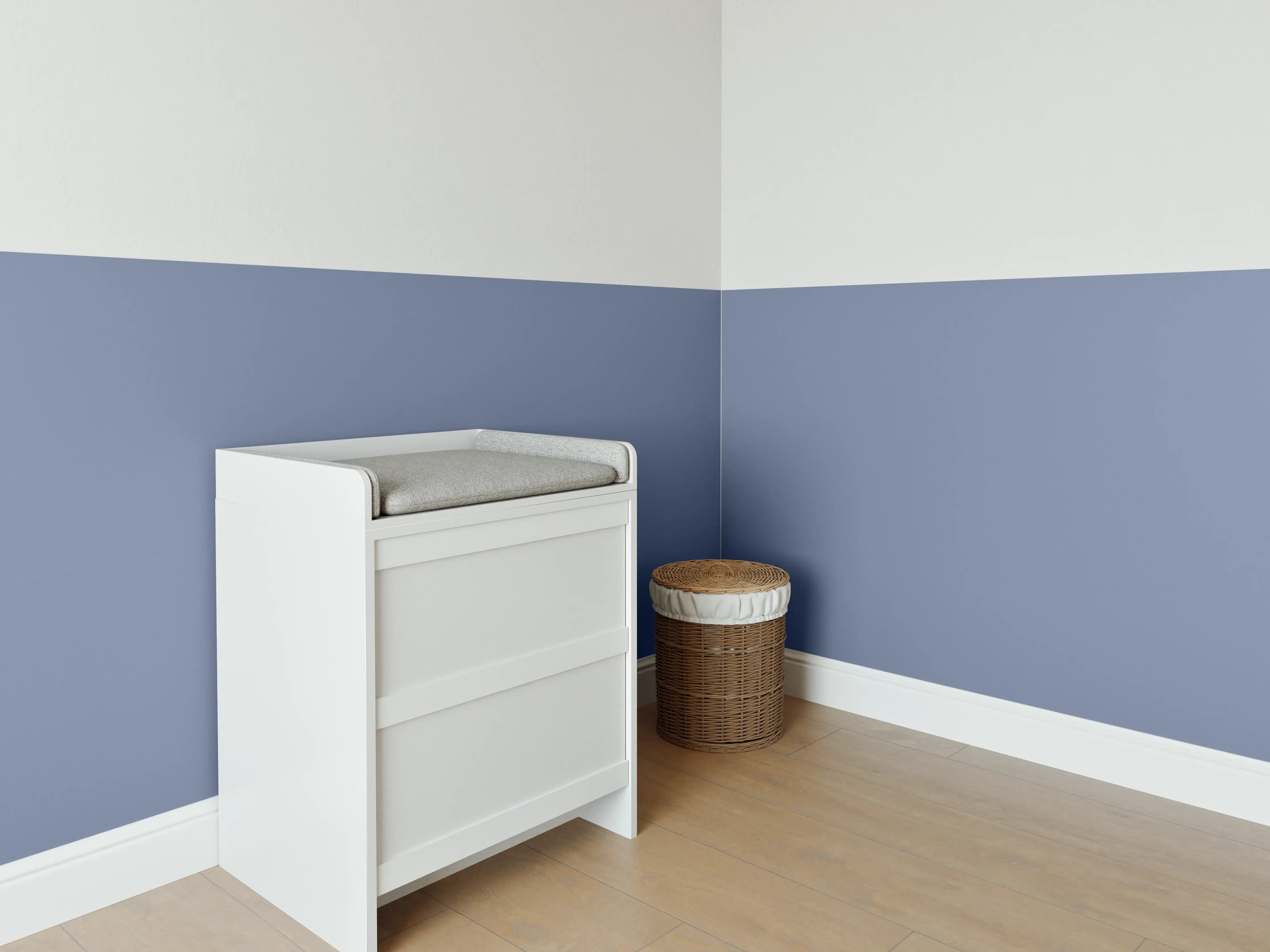 Babyzimmer Wandgestaltung - RAL 5014 (Taubenblau)