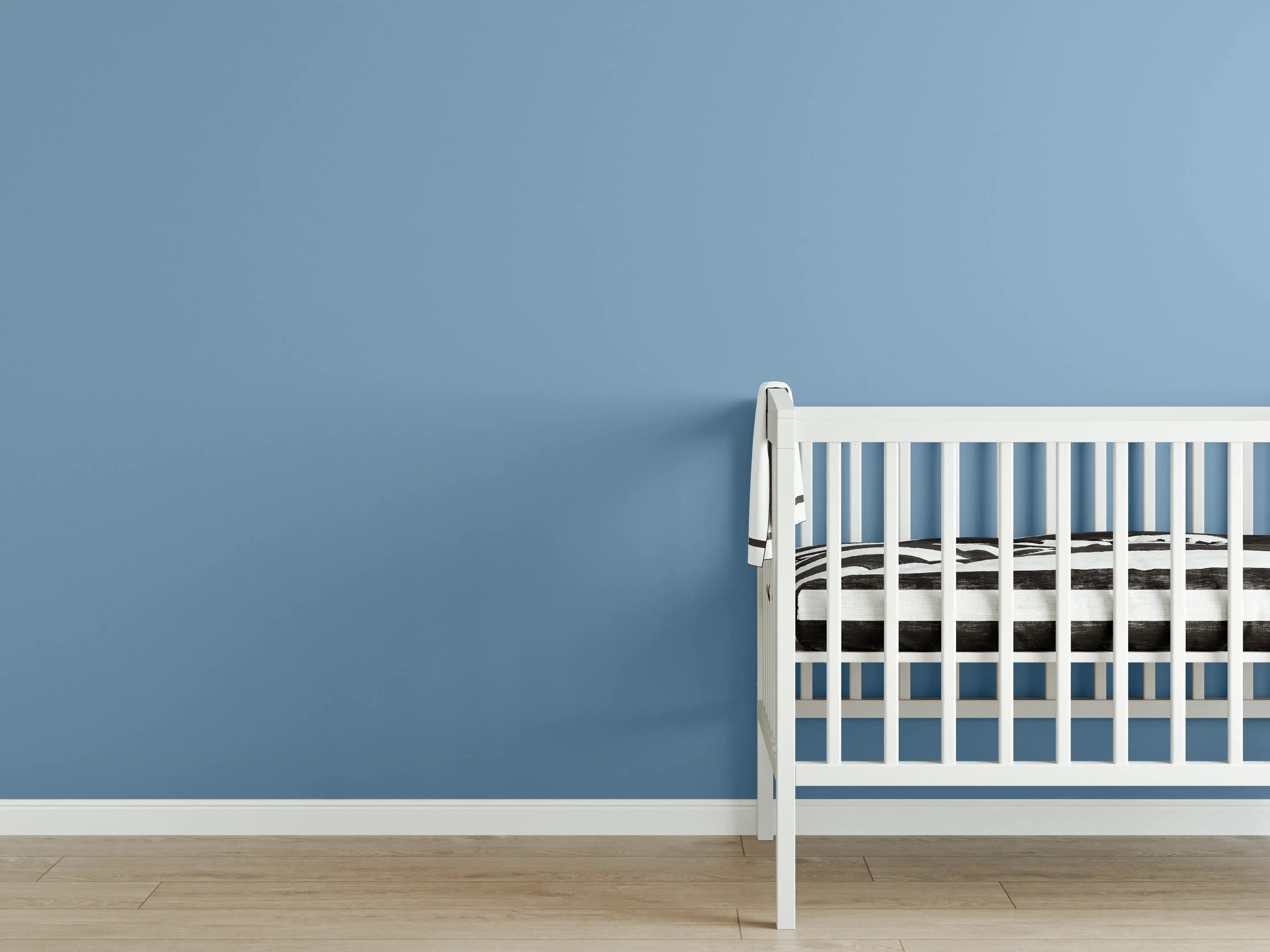 Babyzimmer Wandgestaltung - RAL 5024 (Pastellblau)