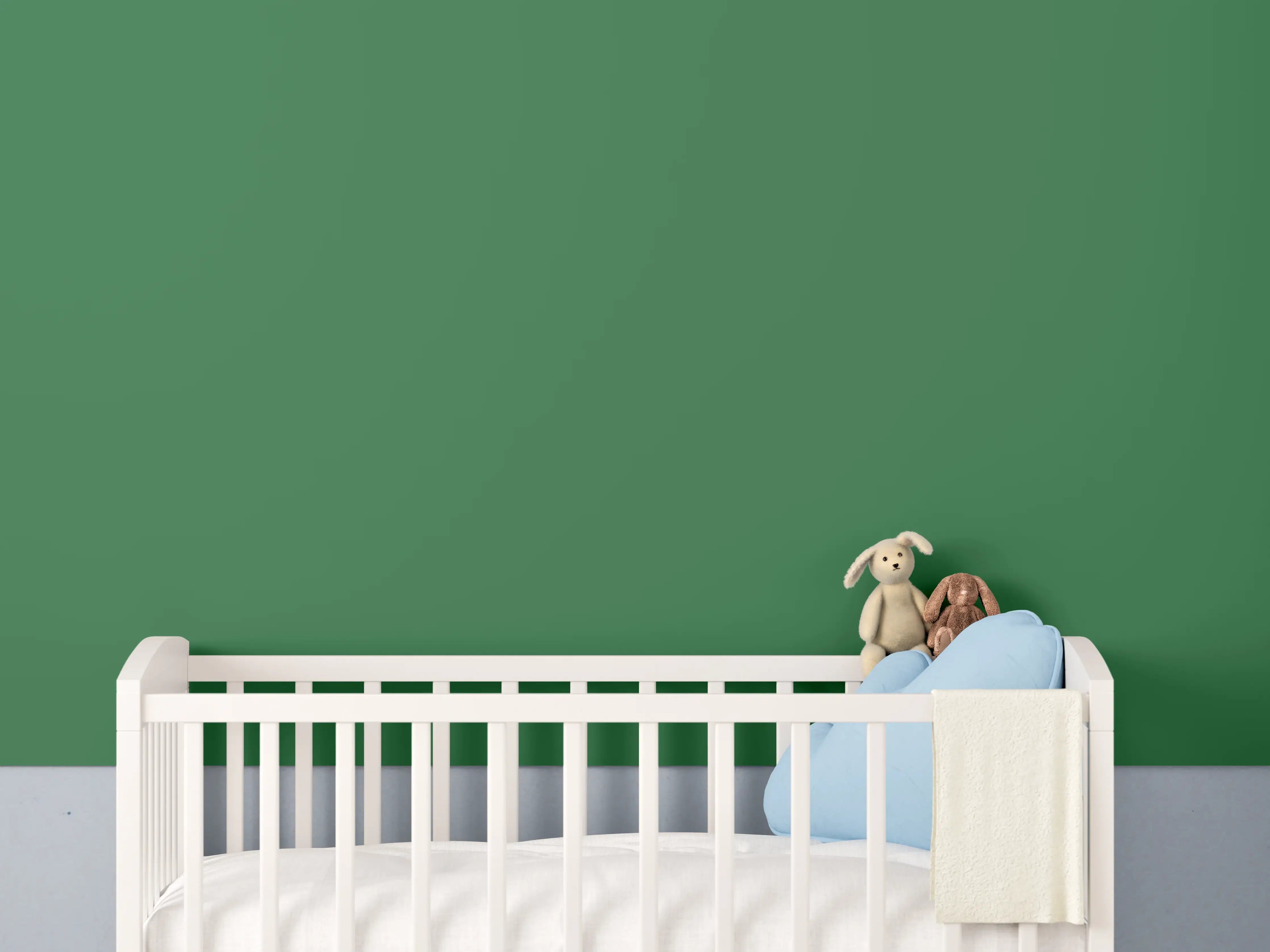 Babyzimmer Wandgestaltung - RAL 6001 (Smaragdgrün)