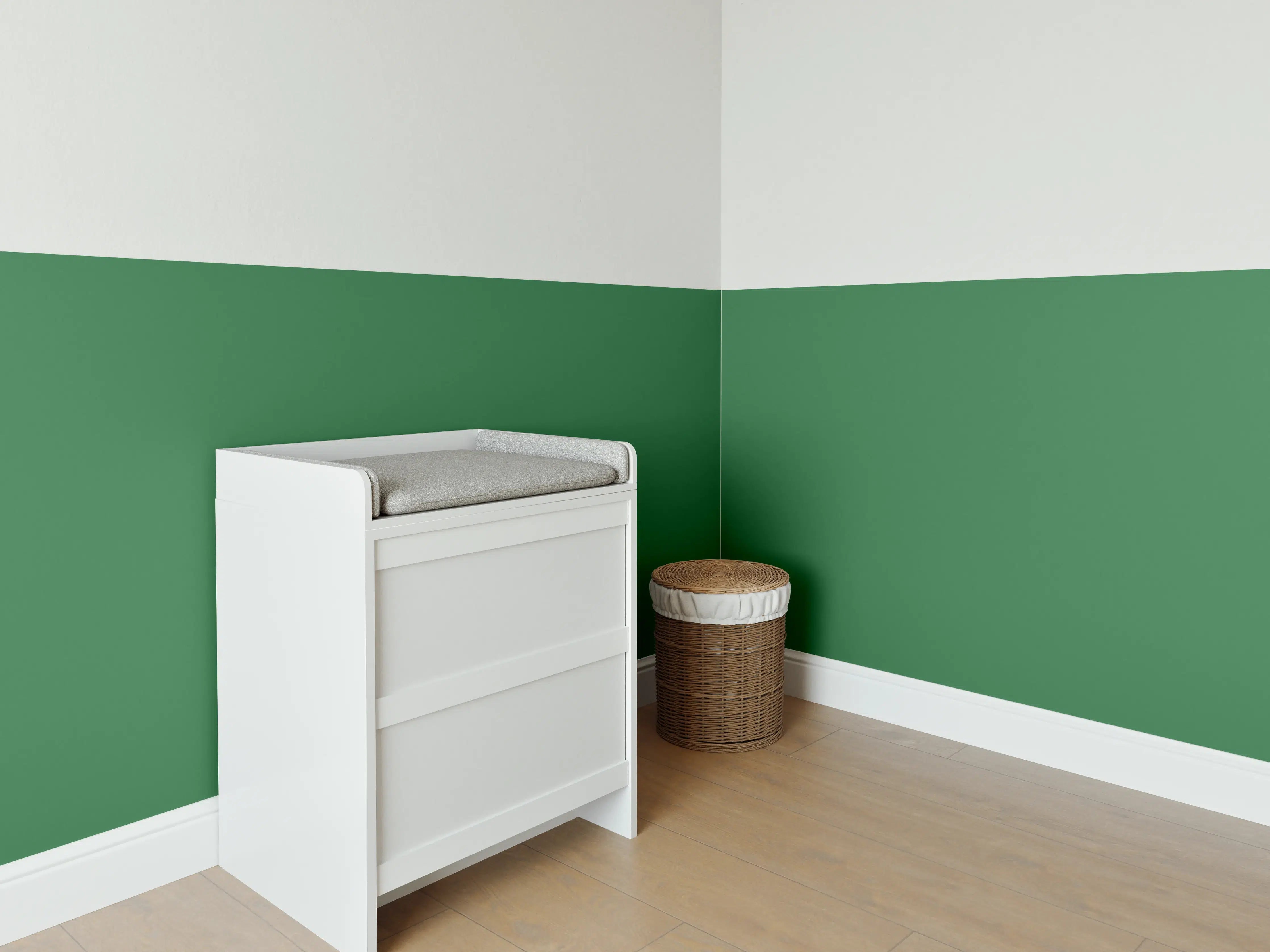 Babyzimmer Wandgestaltung - RAL 6001 (Smaragdgrün)