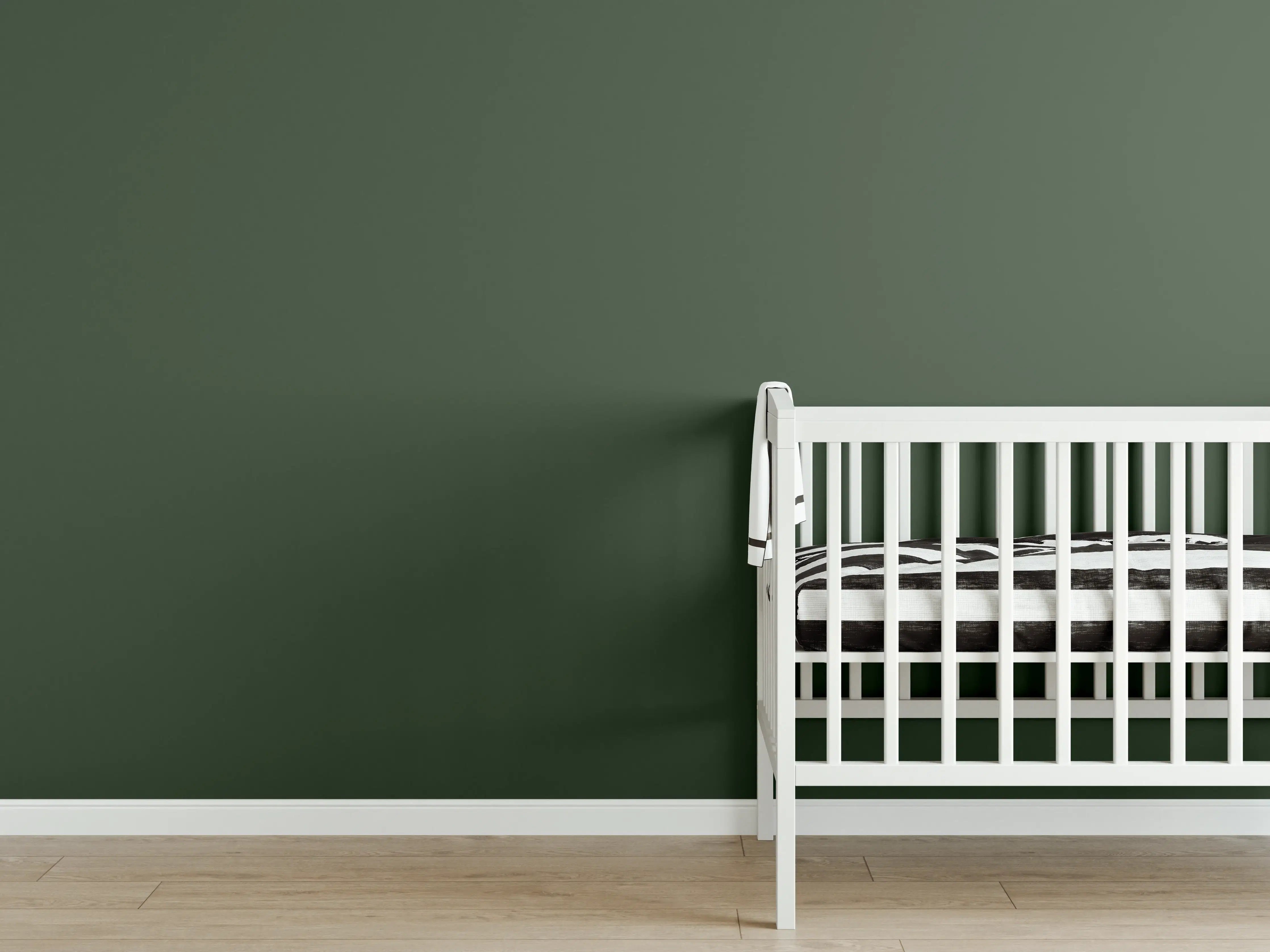 Babyzimmer Wandgestaltung - RAL 6020 (Chromgrün)