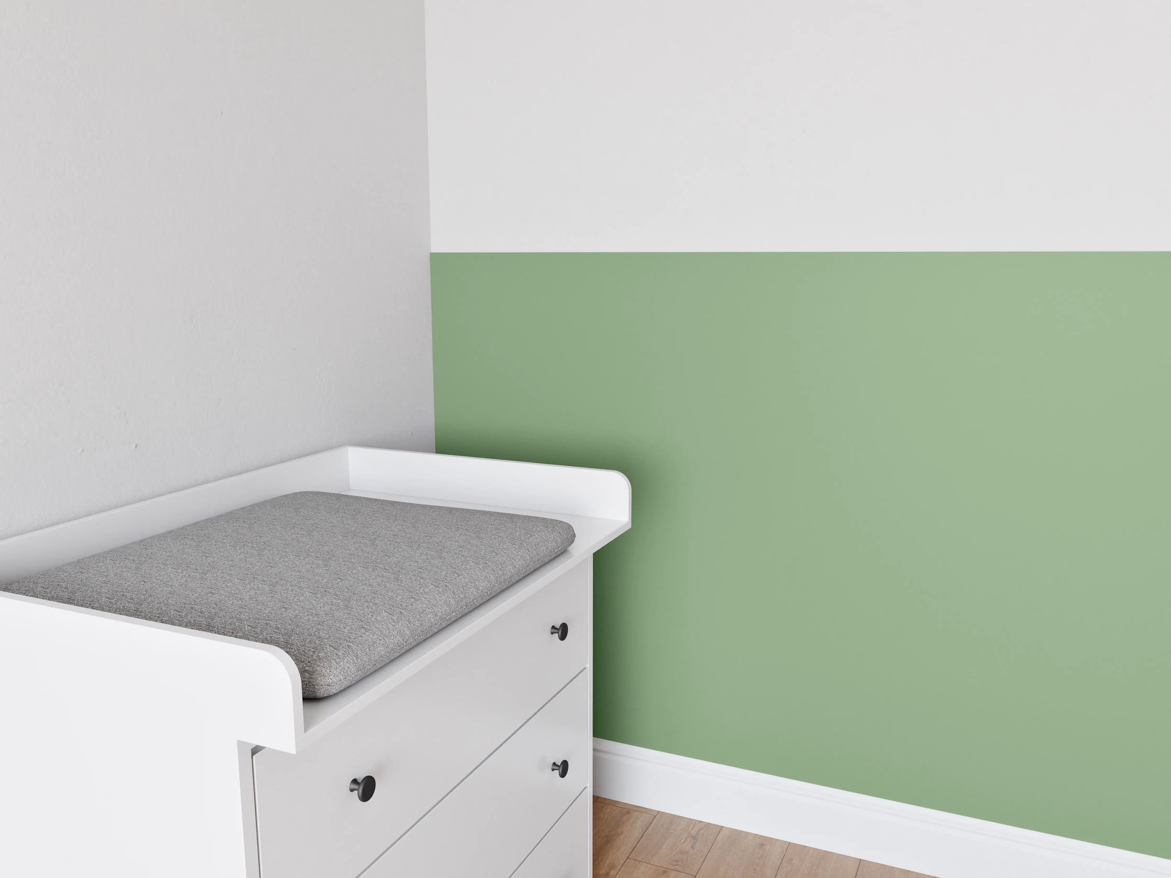 Babyzimmer Wandgestaltung - RAL 6021 (Blassgrün)