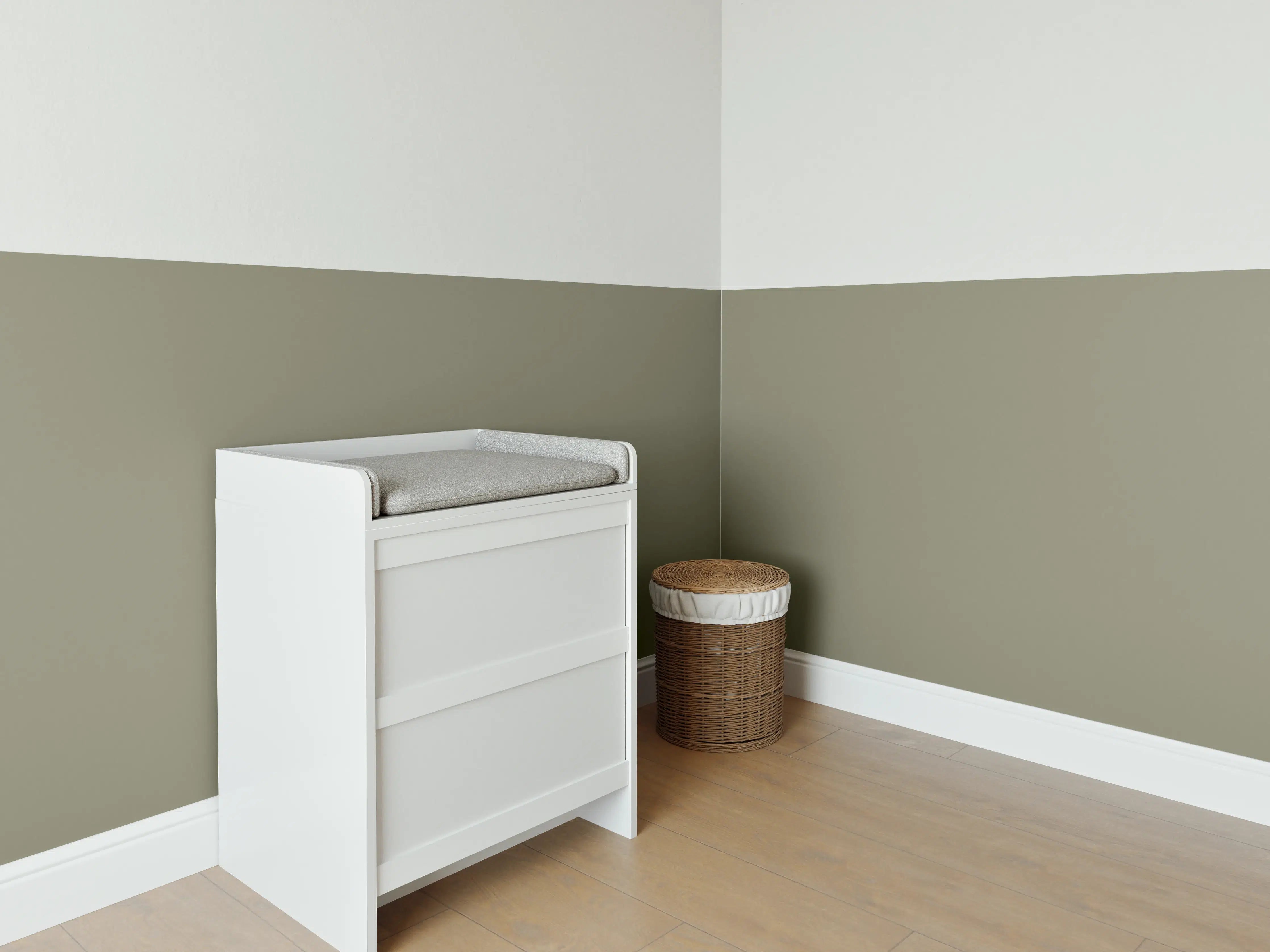 Babyzimmer Wandgestaltung - RAL 7002 (Olivgrau)