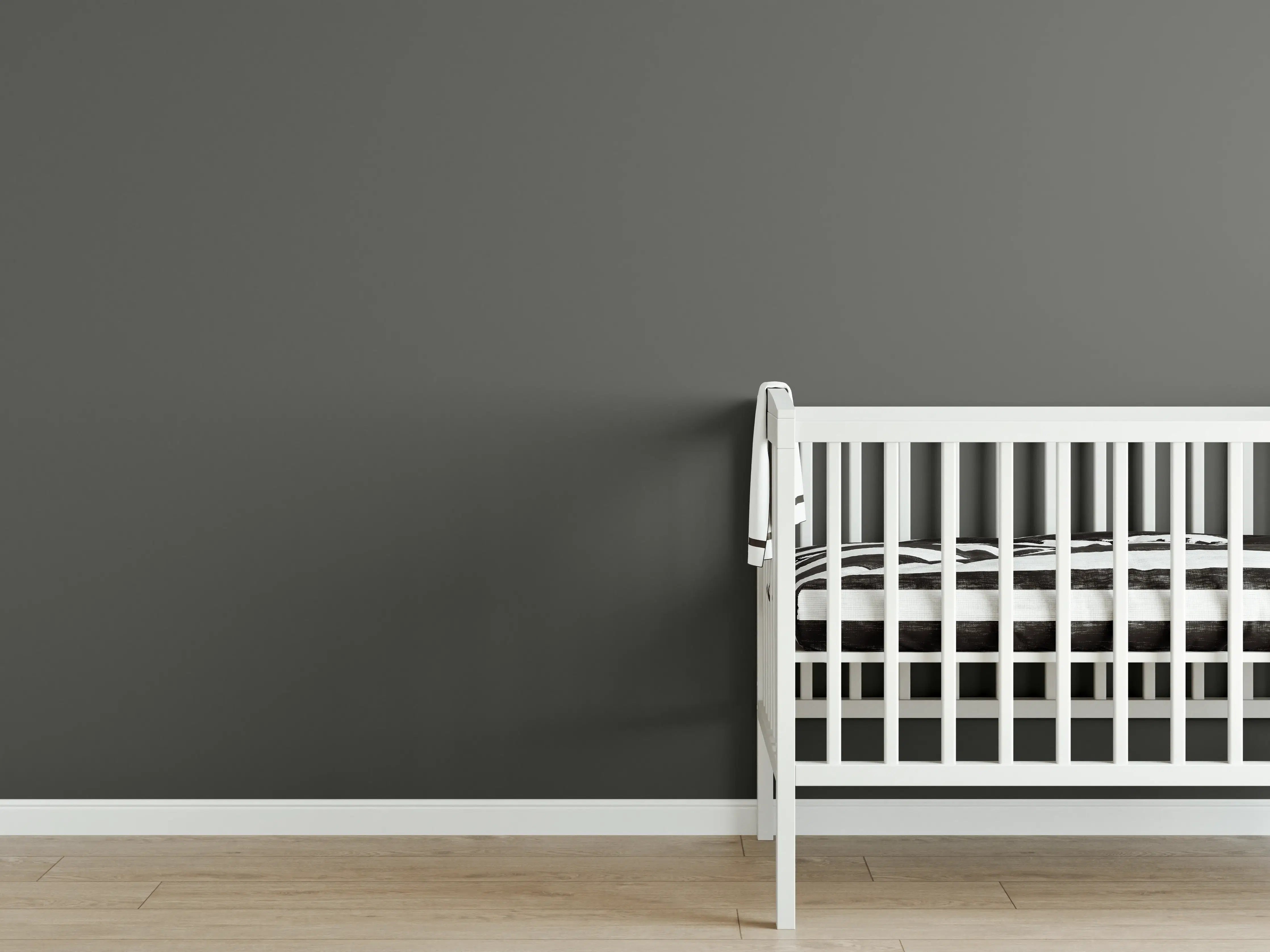 Babyzimmer Wandgestaltung - RAL 7022 (Umbragrau)