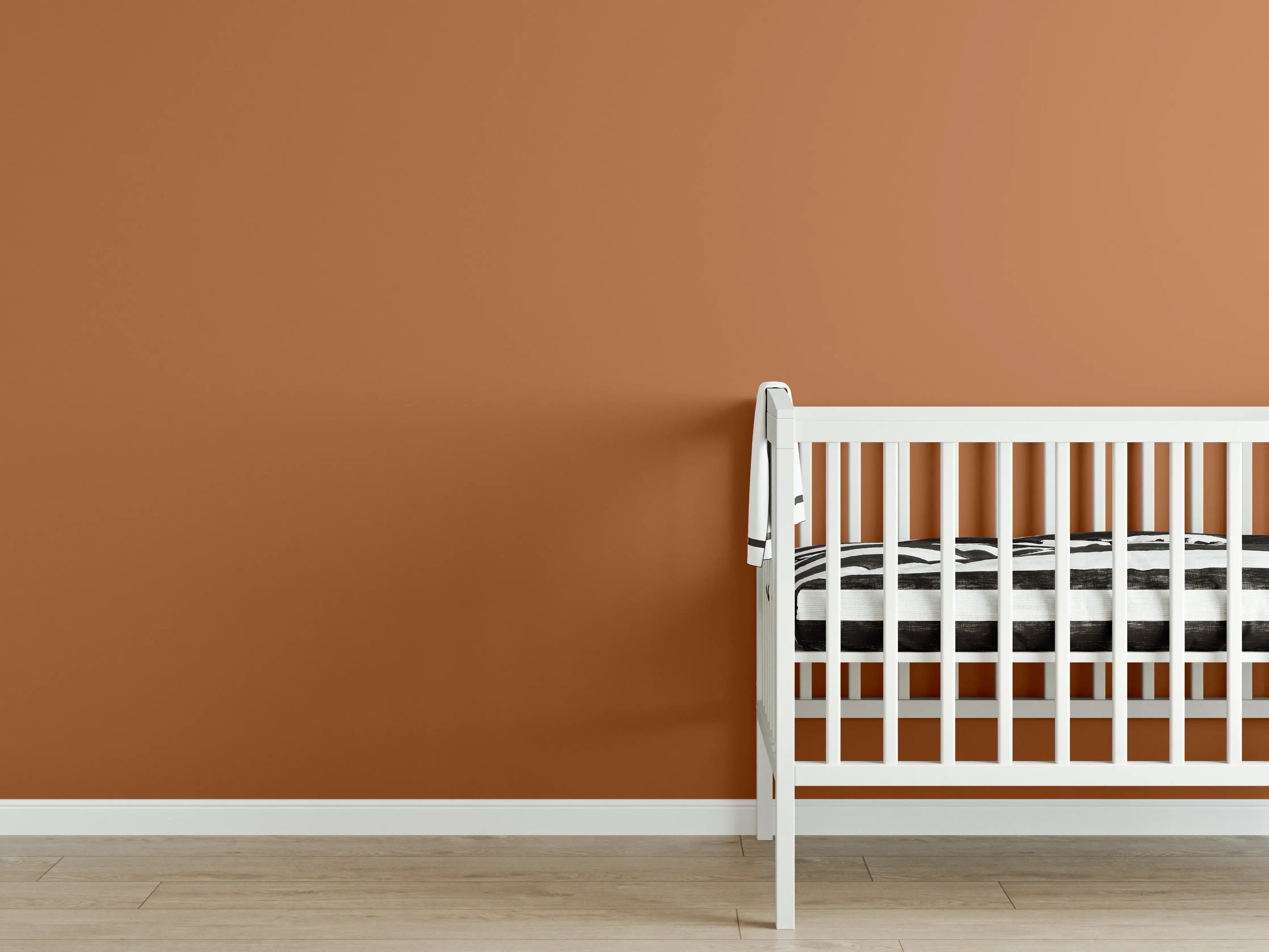 Babyzimmer Wandgestaltung - RAL 8023 (Orangebraun)