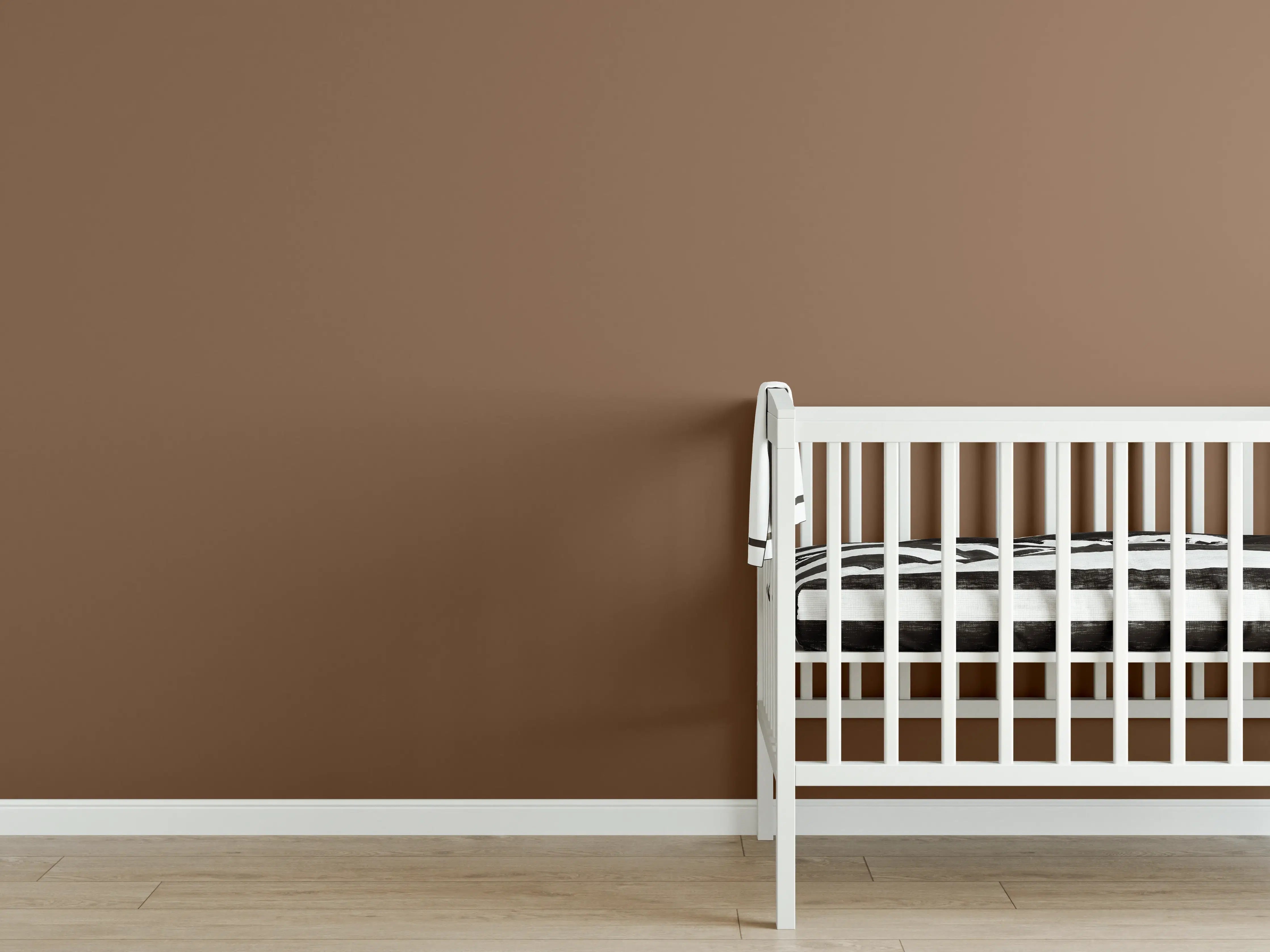 Babyzimmer Wandgestaltung - RAL 8024 (Beigebraun)
