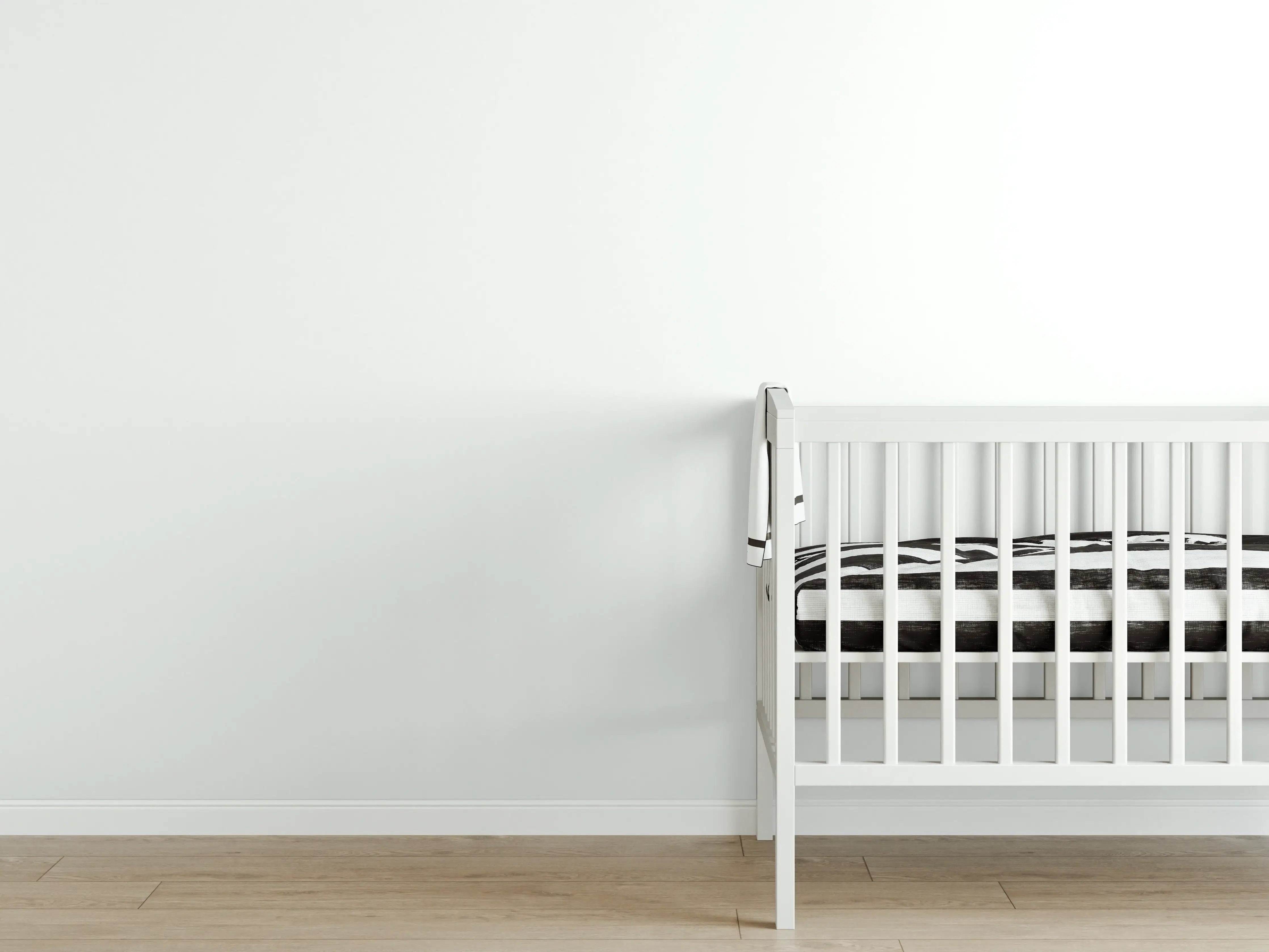 Babyzimmer Wandgestaltung - RAL 9016 (Verkehrsweiß)