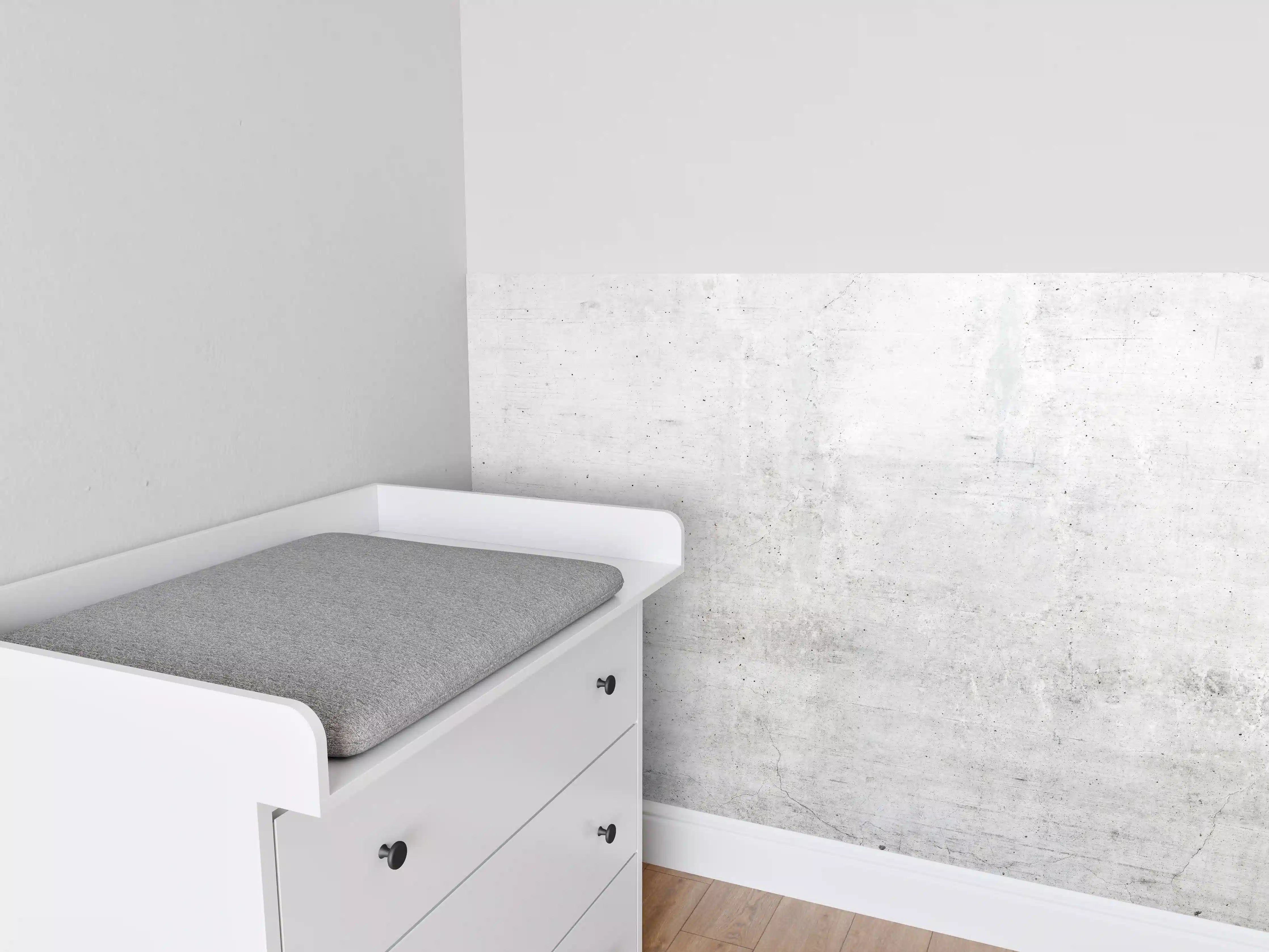 Babyzimmer Wandgestaltung - Rauer weißer Beton