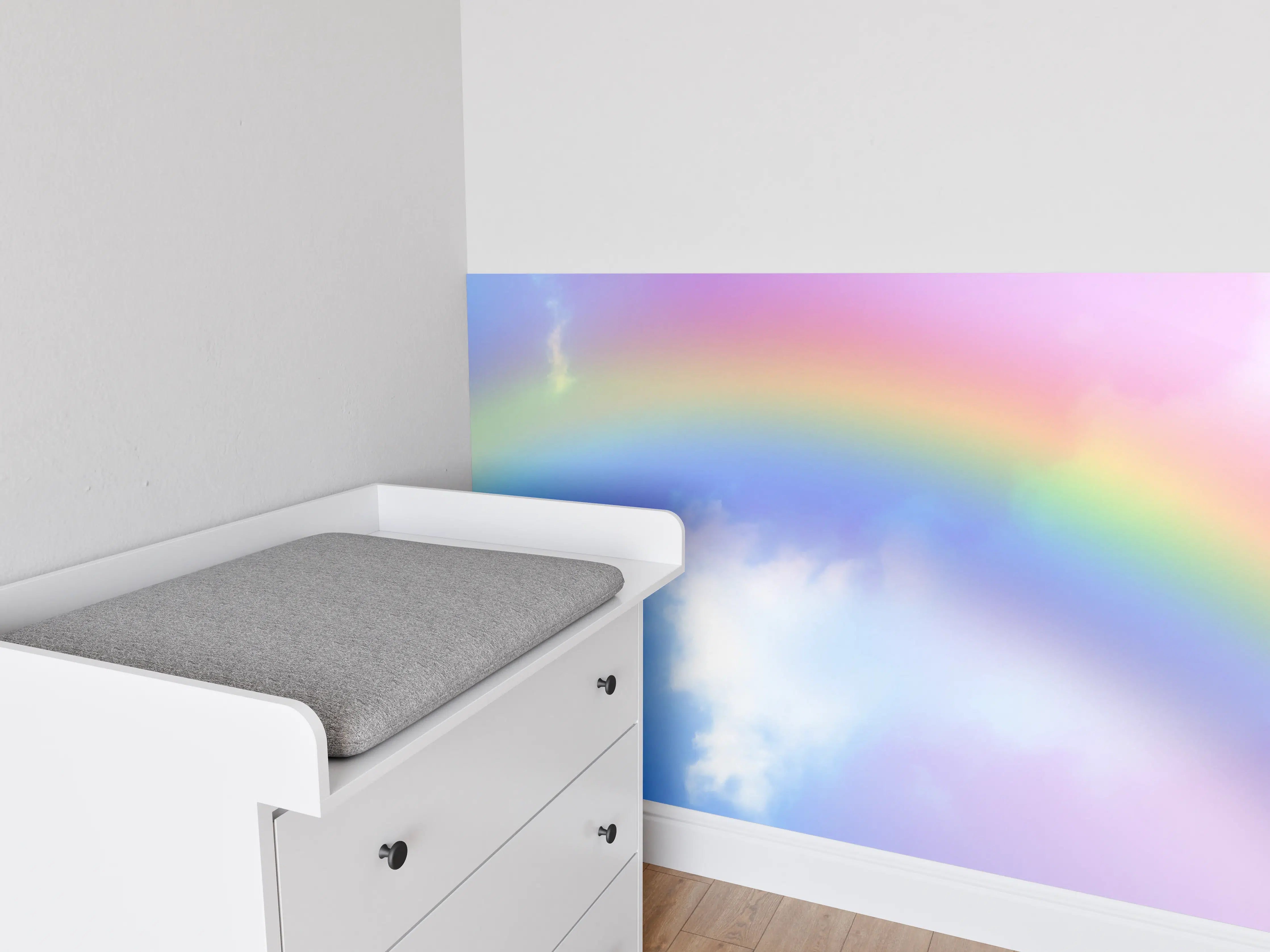 Babyzimmer Wandgestaltung - Regenbogen im Wolkenhimmel