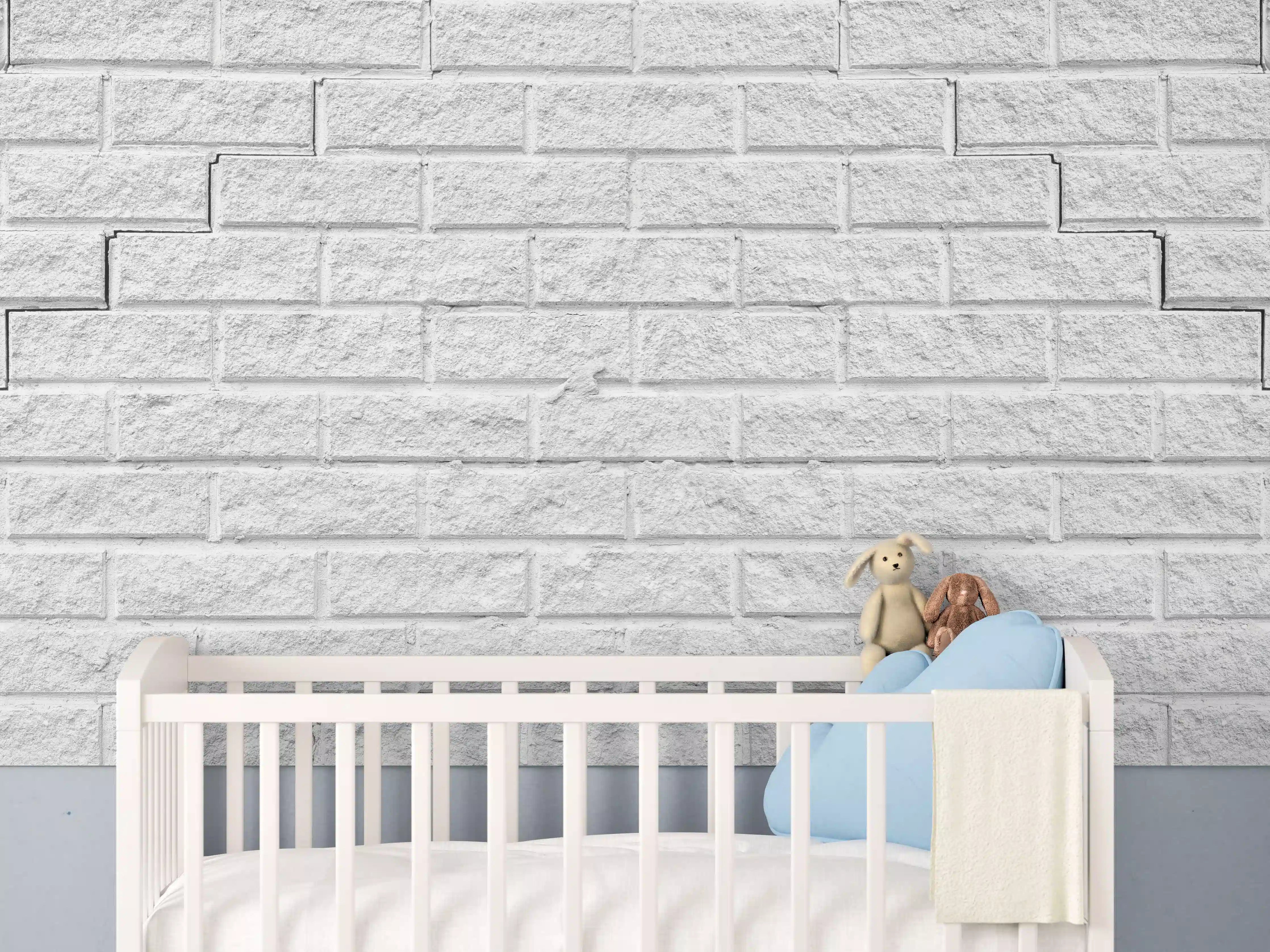 Babyzimmer Wandgestaltung - Rissige weiße Ziegelwand 