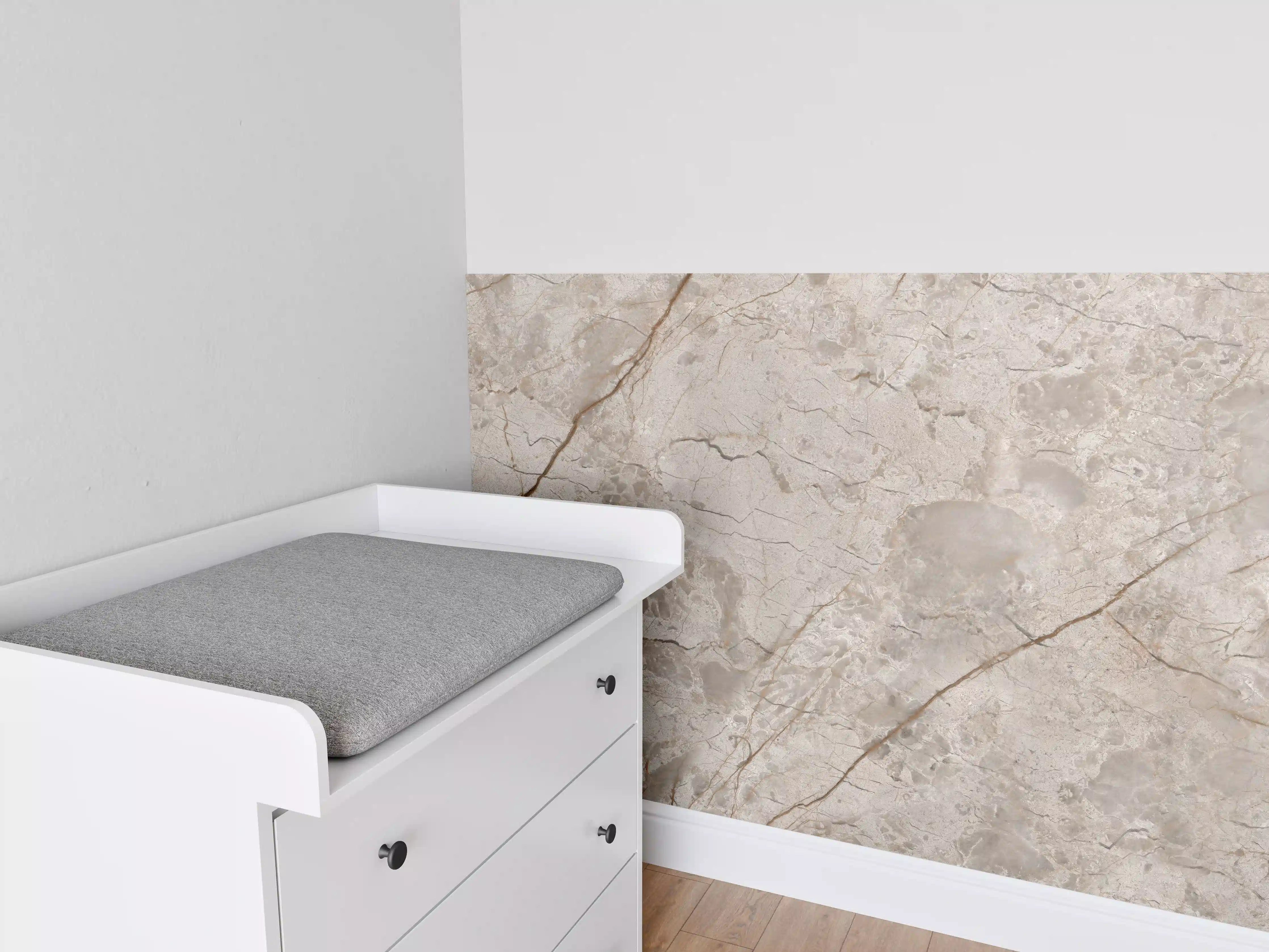 Babyzimmer Wandgestaltung - Rissiger beiger Marmor