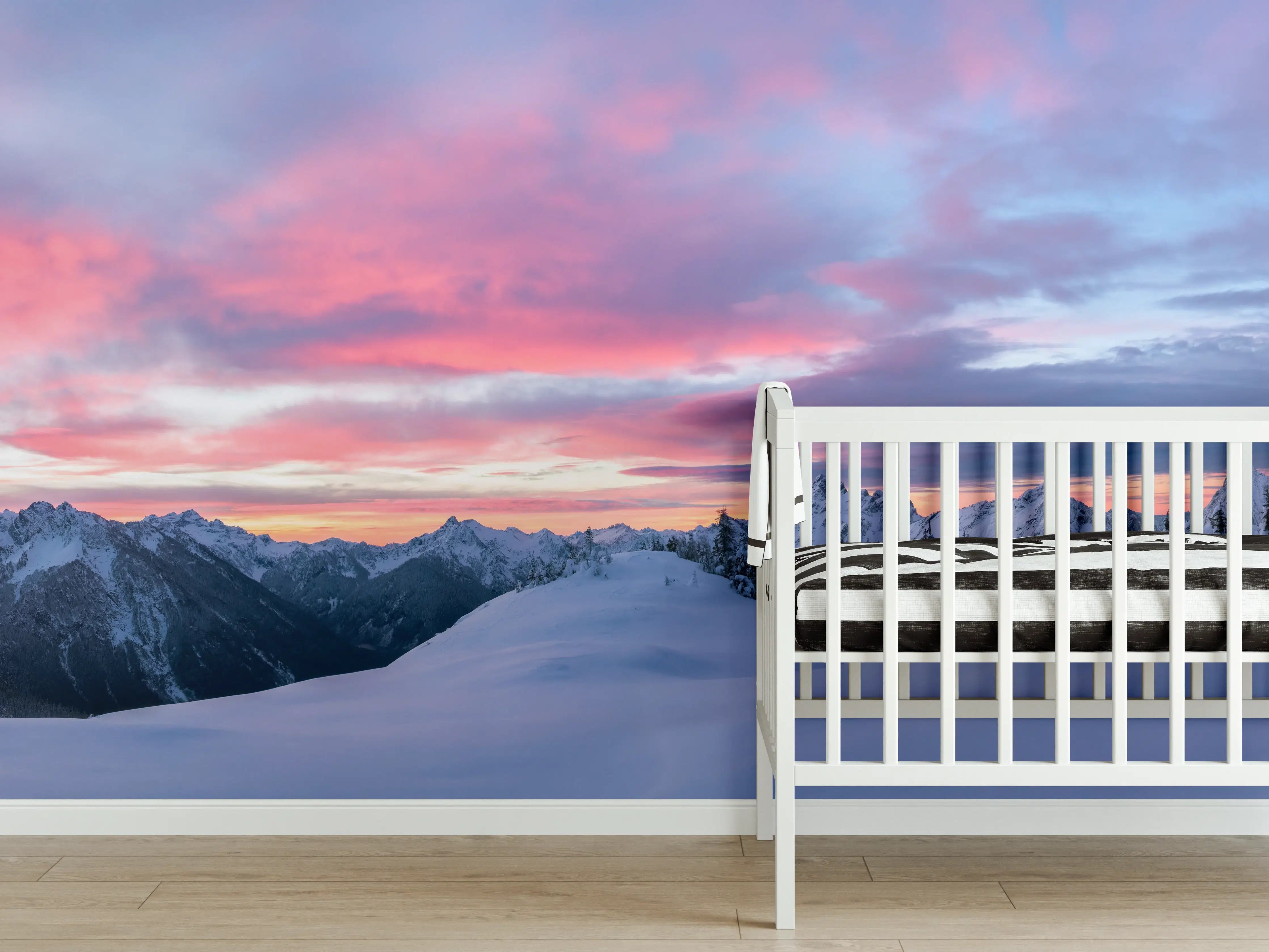 Babyzimmer Wandgestaltung - Rosa Sonnenuntergang Bergpanorama