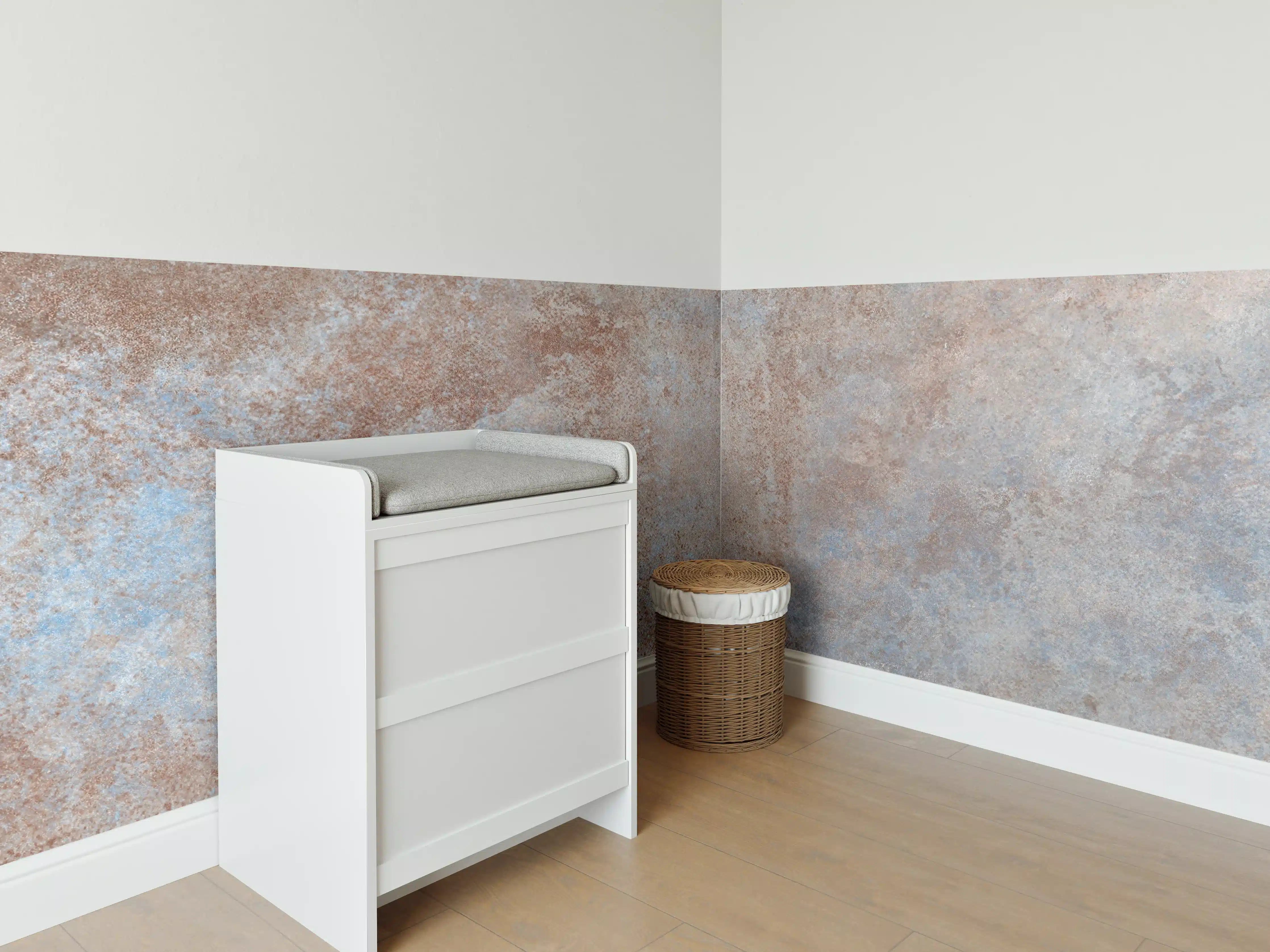 Babyzimmer Wandgestaltung - Rostige Metallplatte
