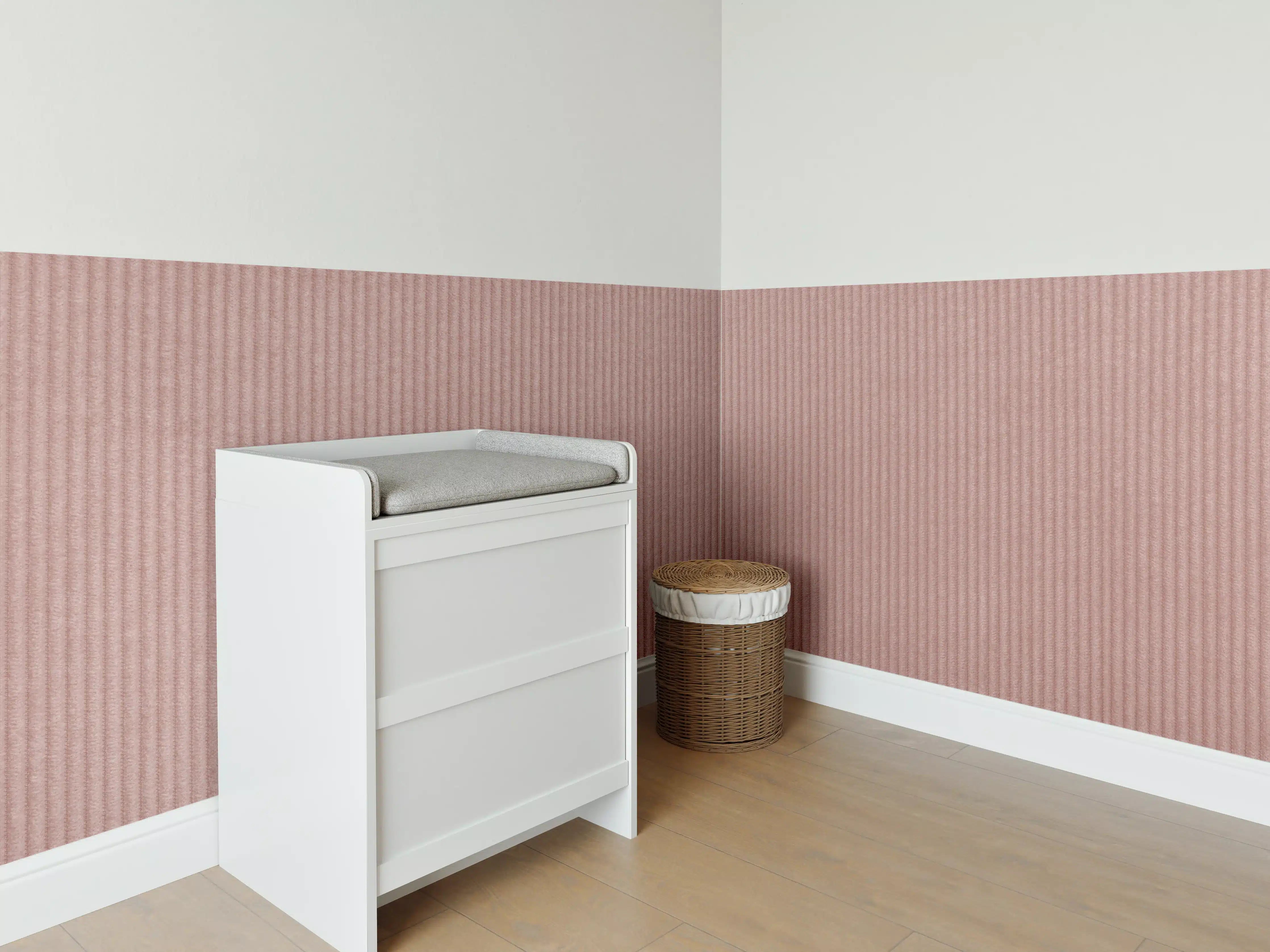 Babyzimmer Wandgestaltung - Rotbraunes Kord Textil