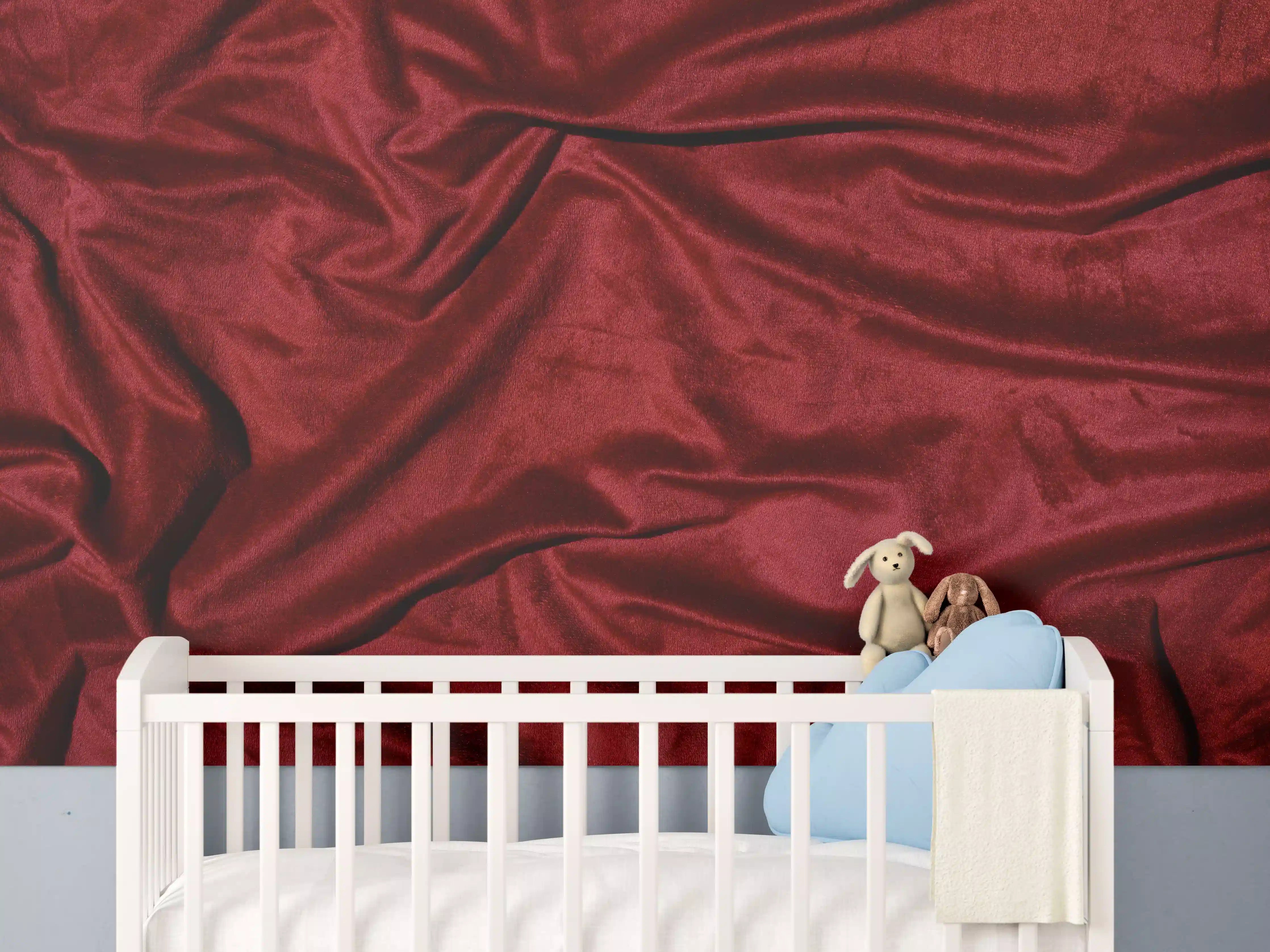 Babyzimmer Wandgestaltung - Rote Satin Seide