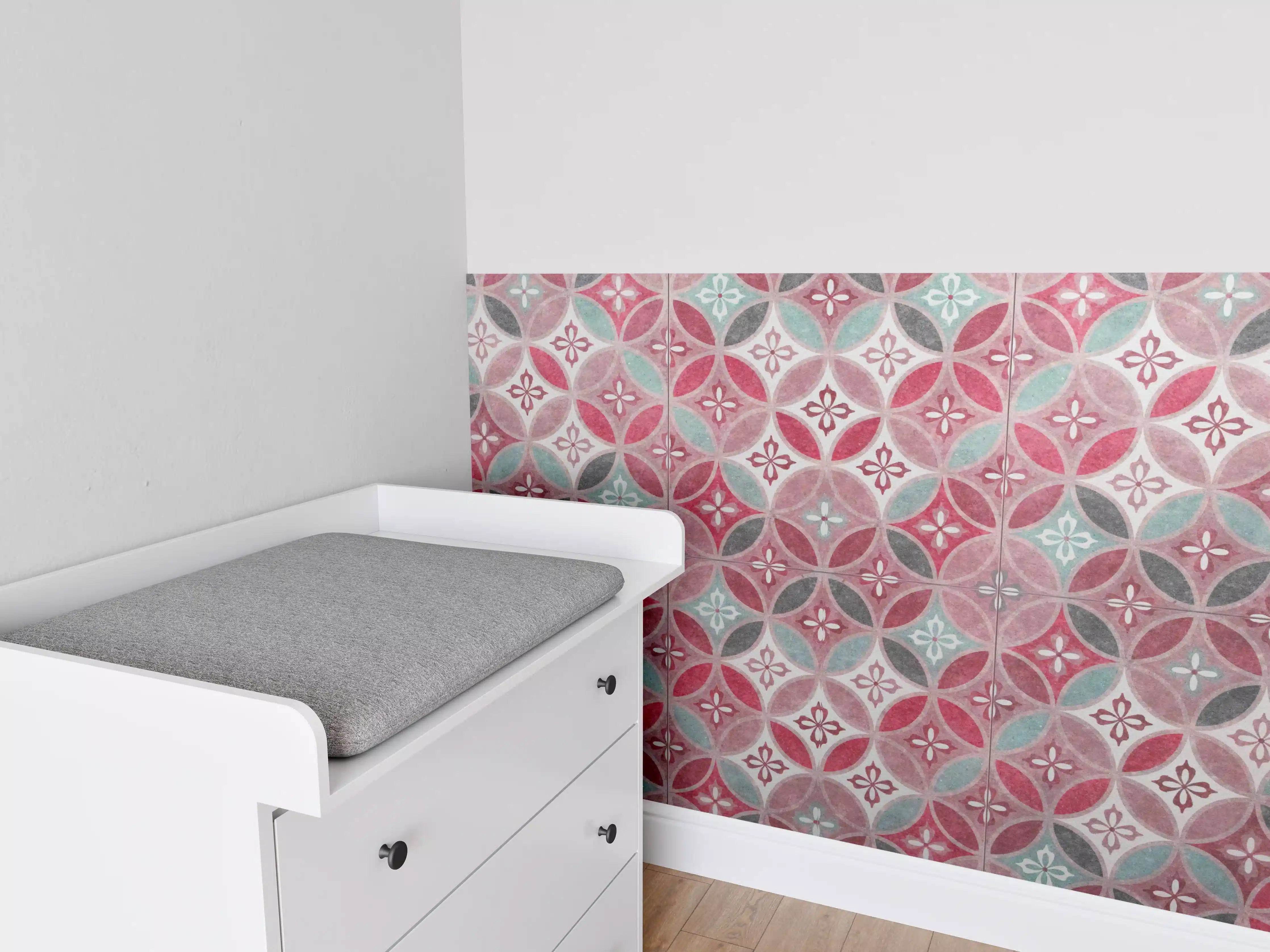 Babyzimmer Wandgestaltung - Rote anthrazit Struktur
