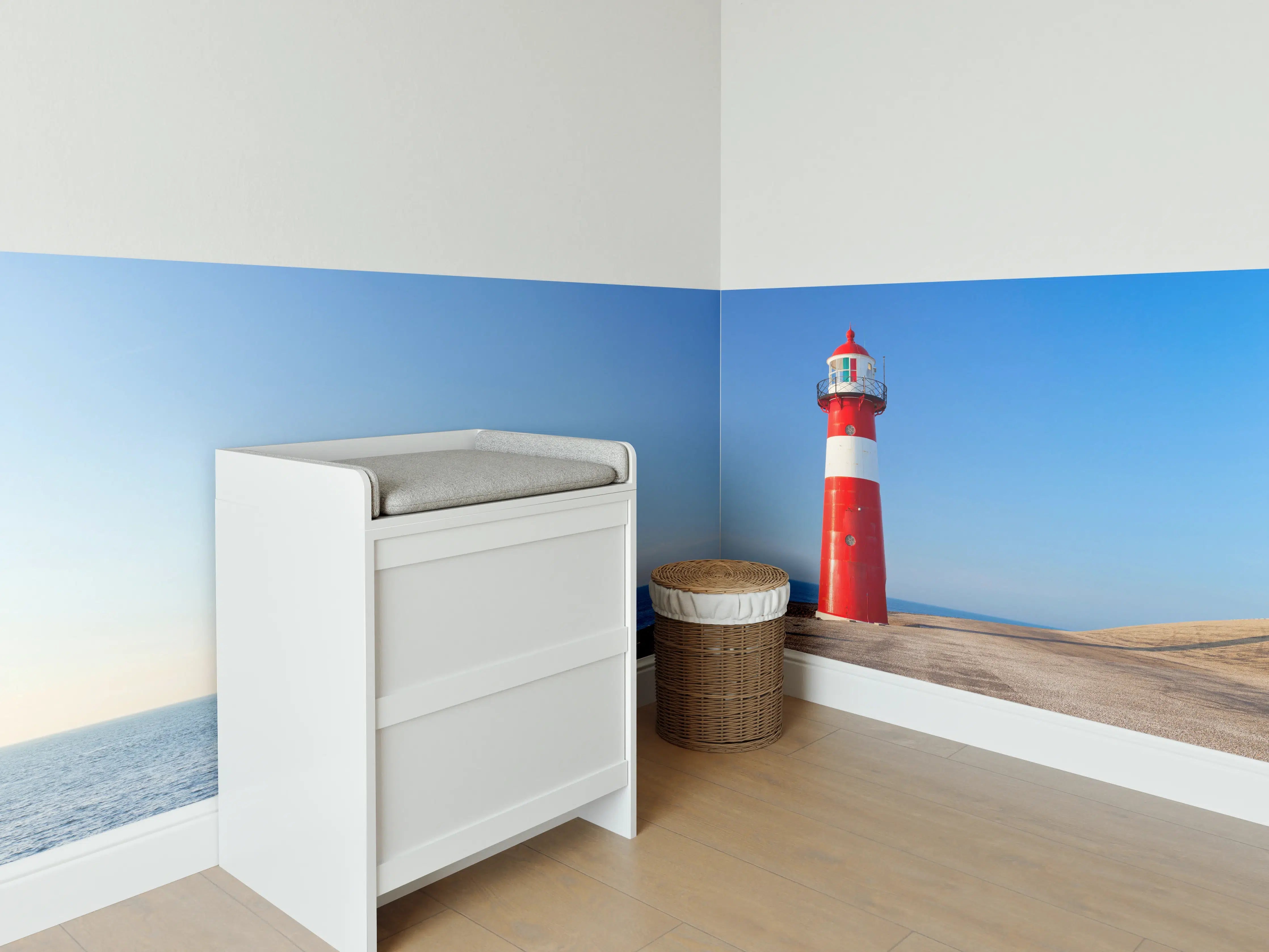 Babyzimmer Wandgestaltung - Roter Leuchtturm am Meer