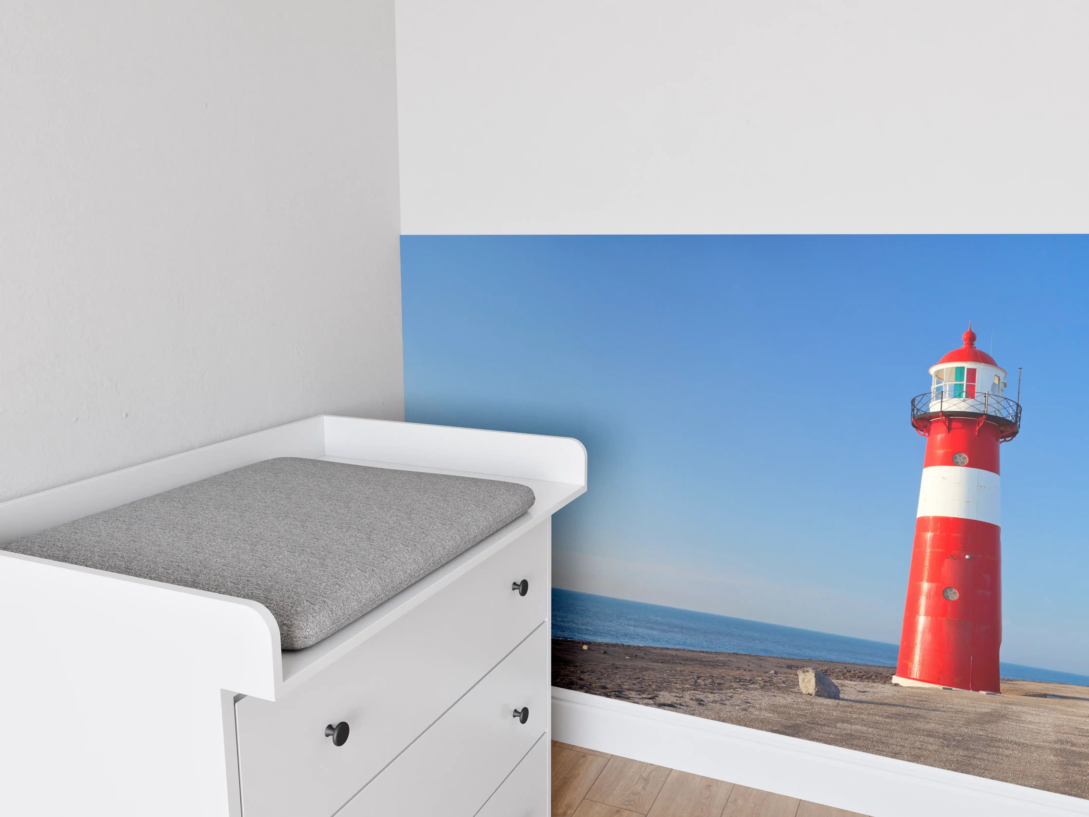 Babyzimmer Wandgestaltung - Roter Leuchtturm am Meer