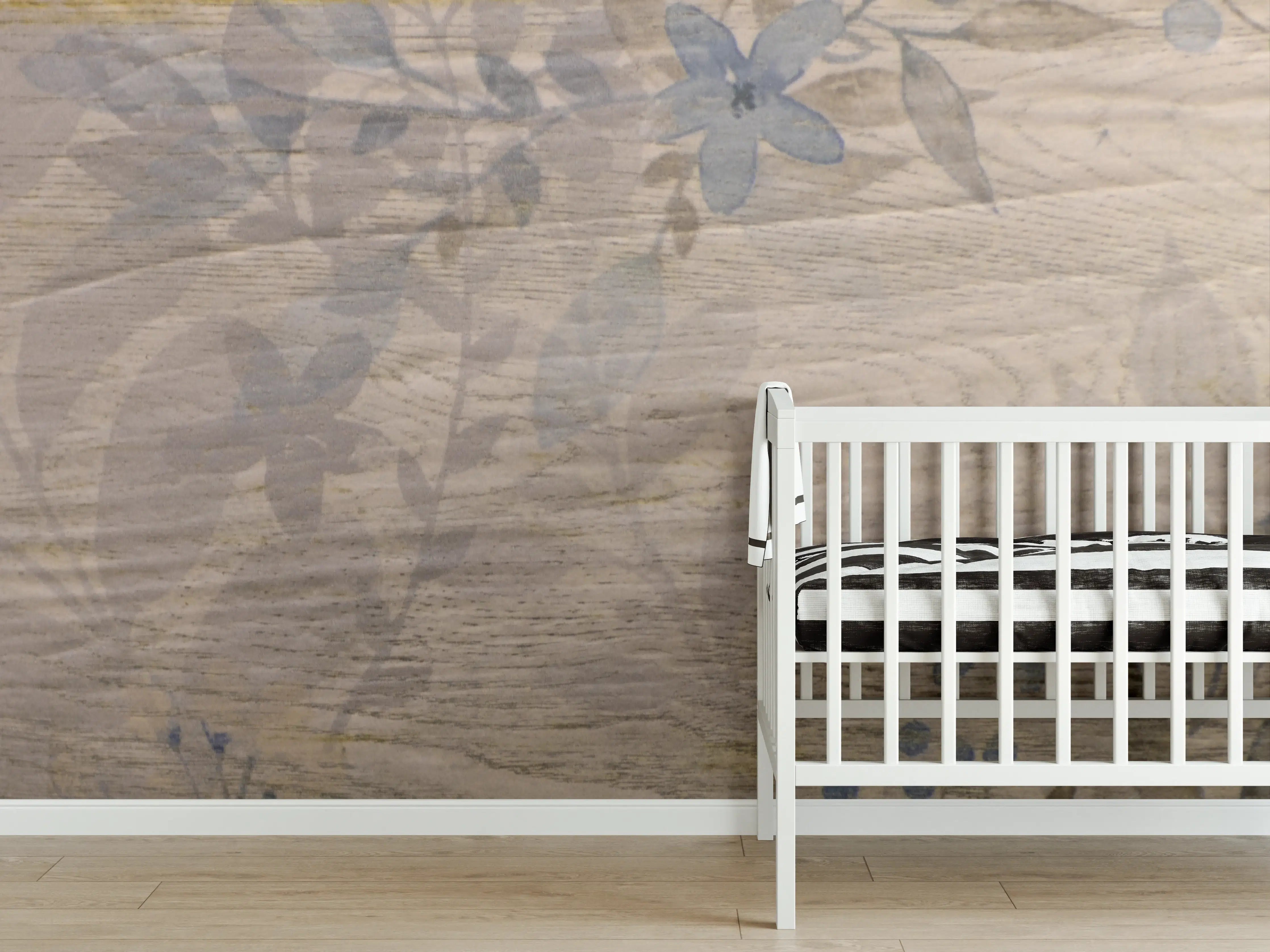 Babyzimmer Wandgestaltung - Sanfte Holztextur mit floralem Muster