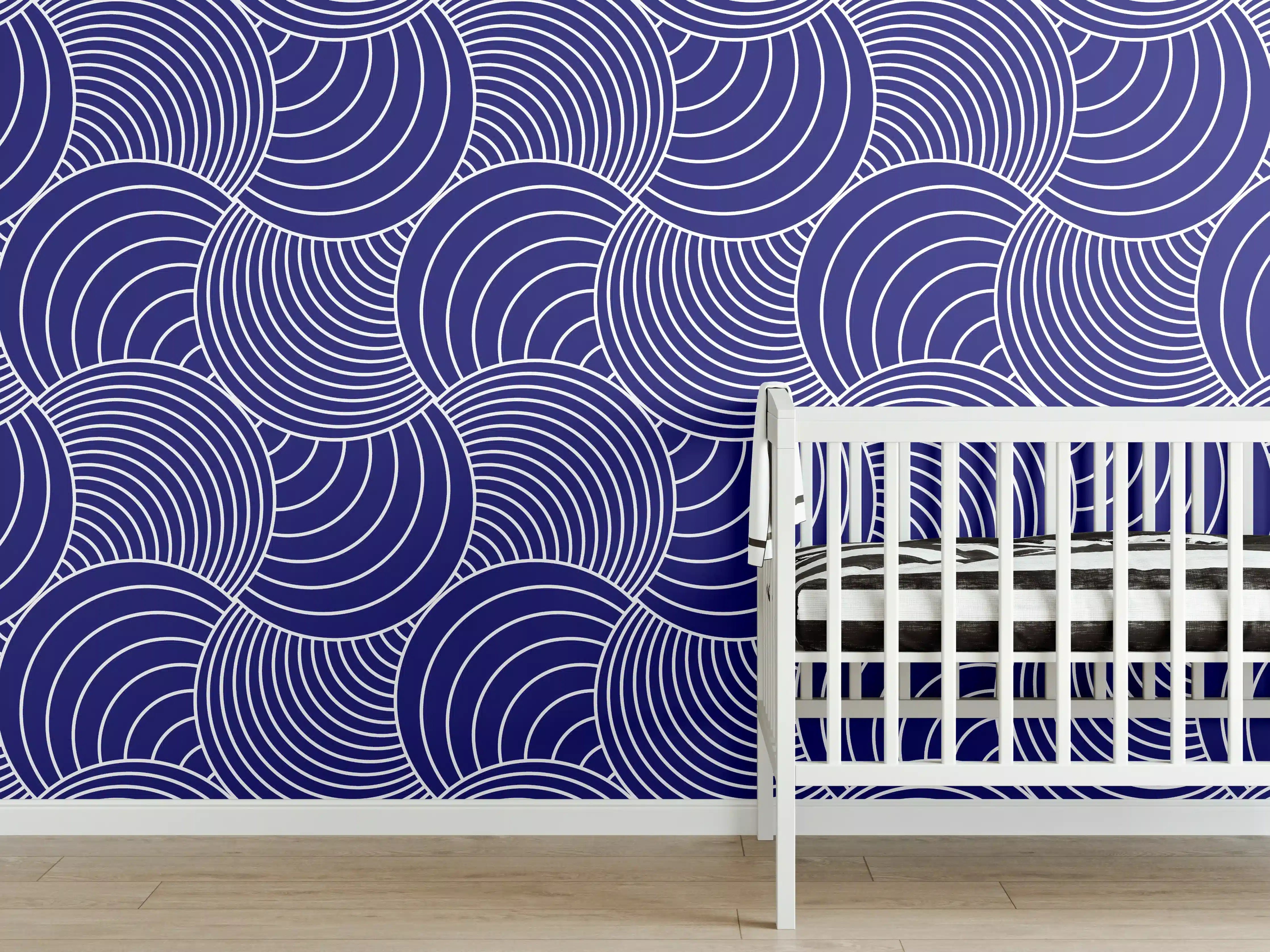 Babyzimmer Wandgestaltung - Sanfte Wellen in Weiß mit Graunuancen
