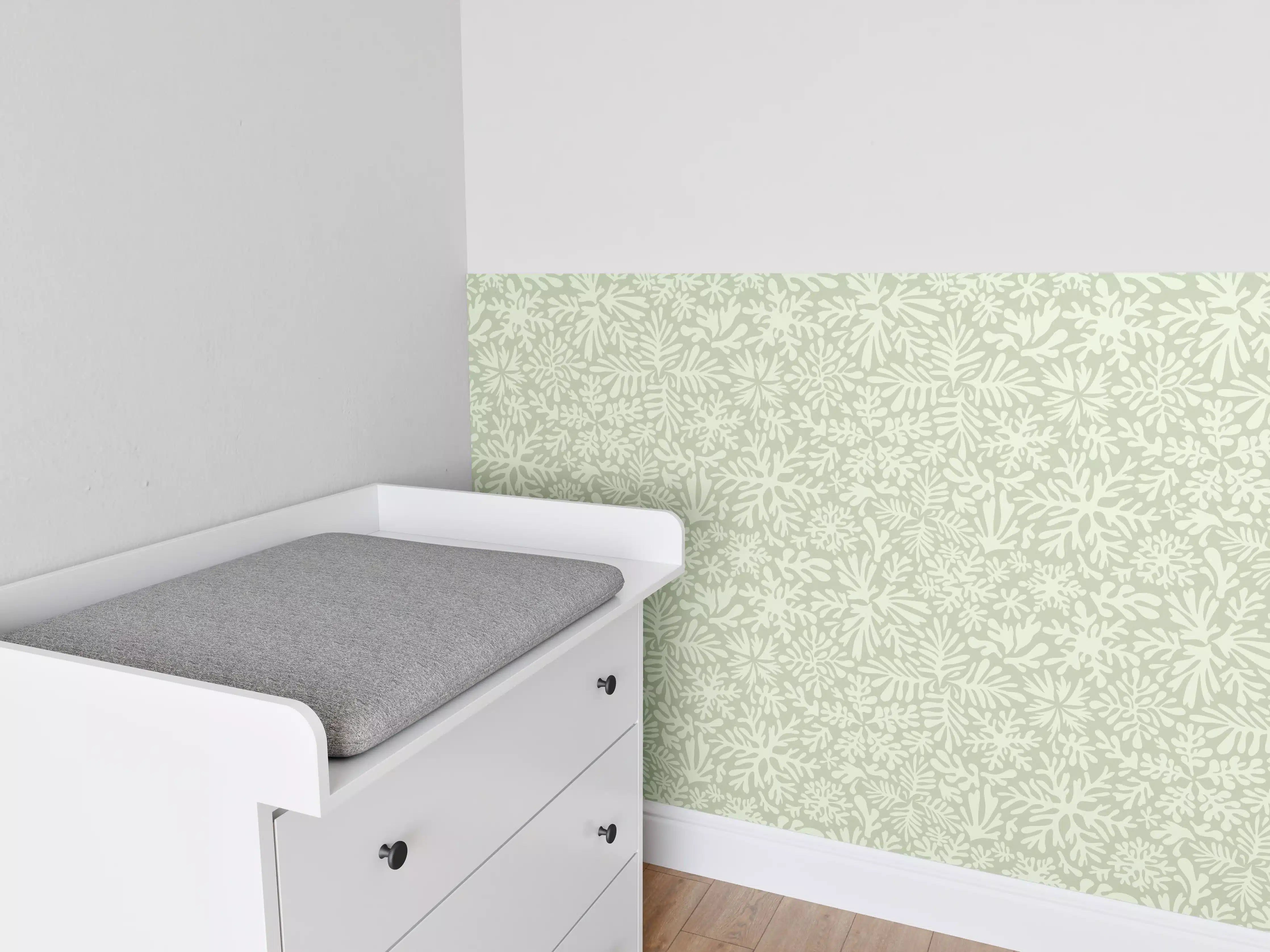 Babyzimmer Wandgestaltung - Sanfte grüne Blumenmuster-Wandgestaltung