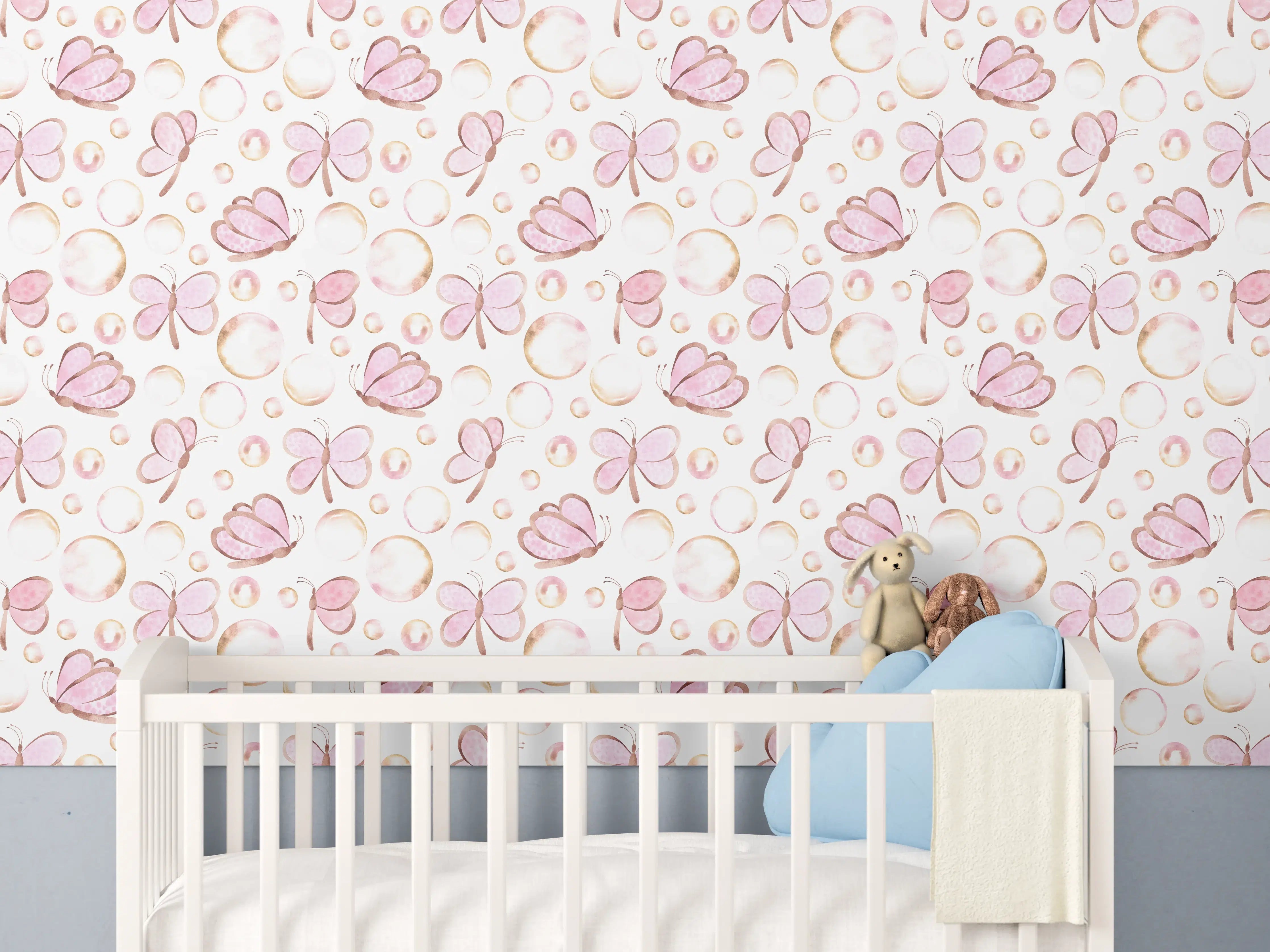 Babyzimmer Wandgestaltung - Sanfte rosa Schmetterlinge auf weißem Hintergrund