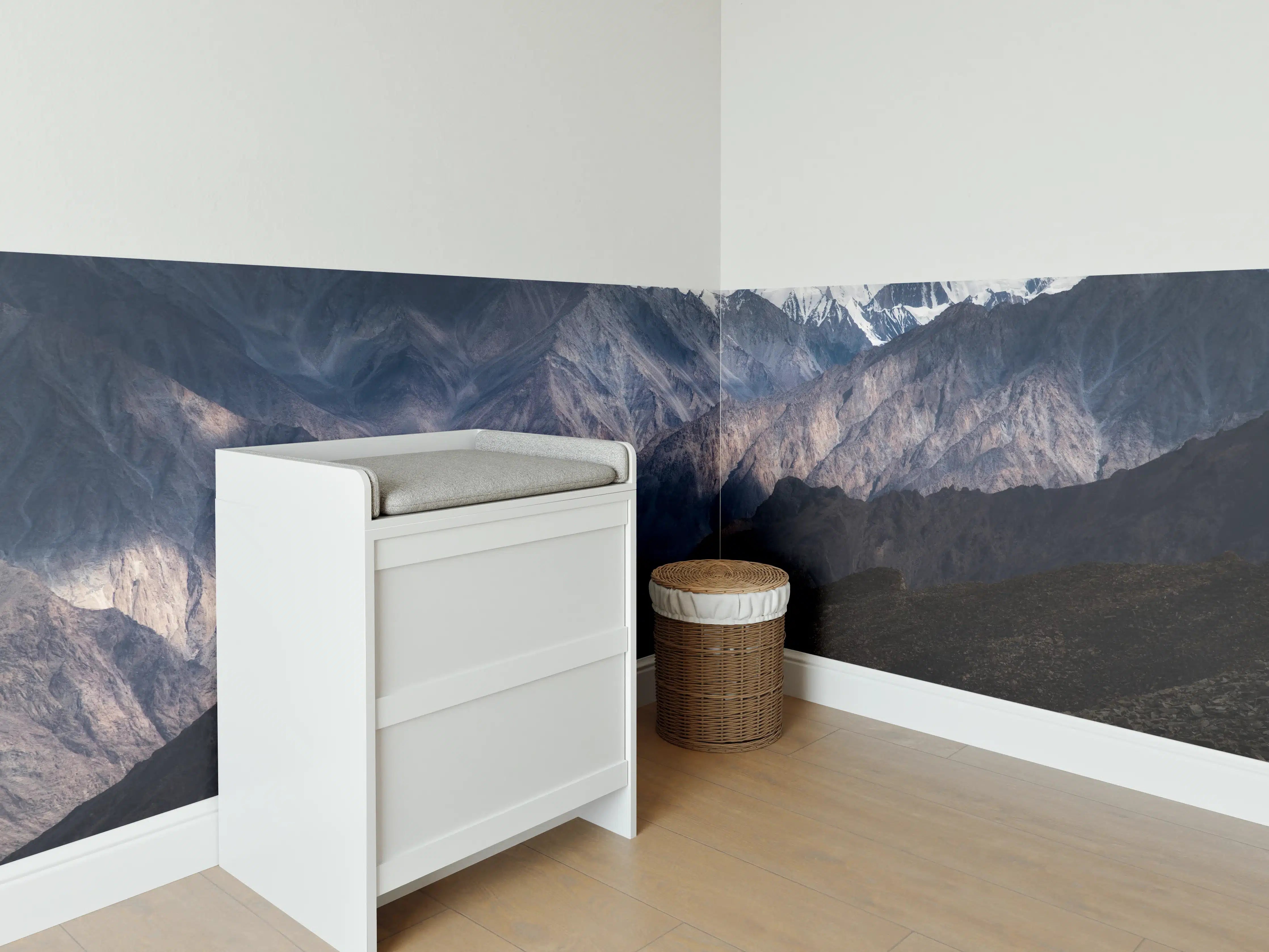 Babyzimmer Wandgestaltung - Schneebedeckte Bergspitzen Panorama