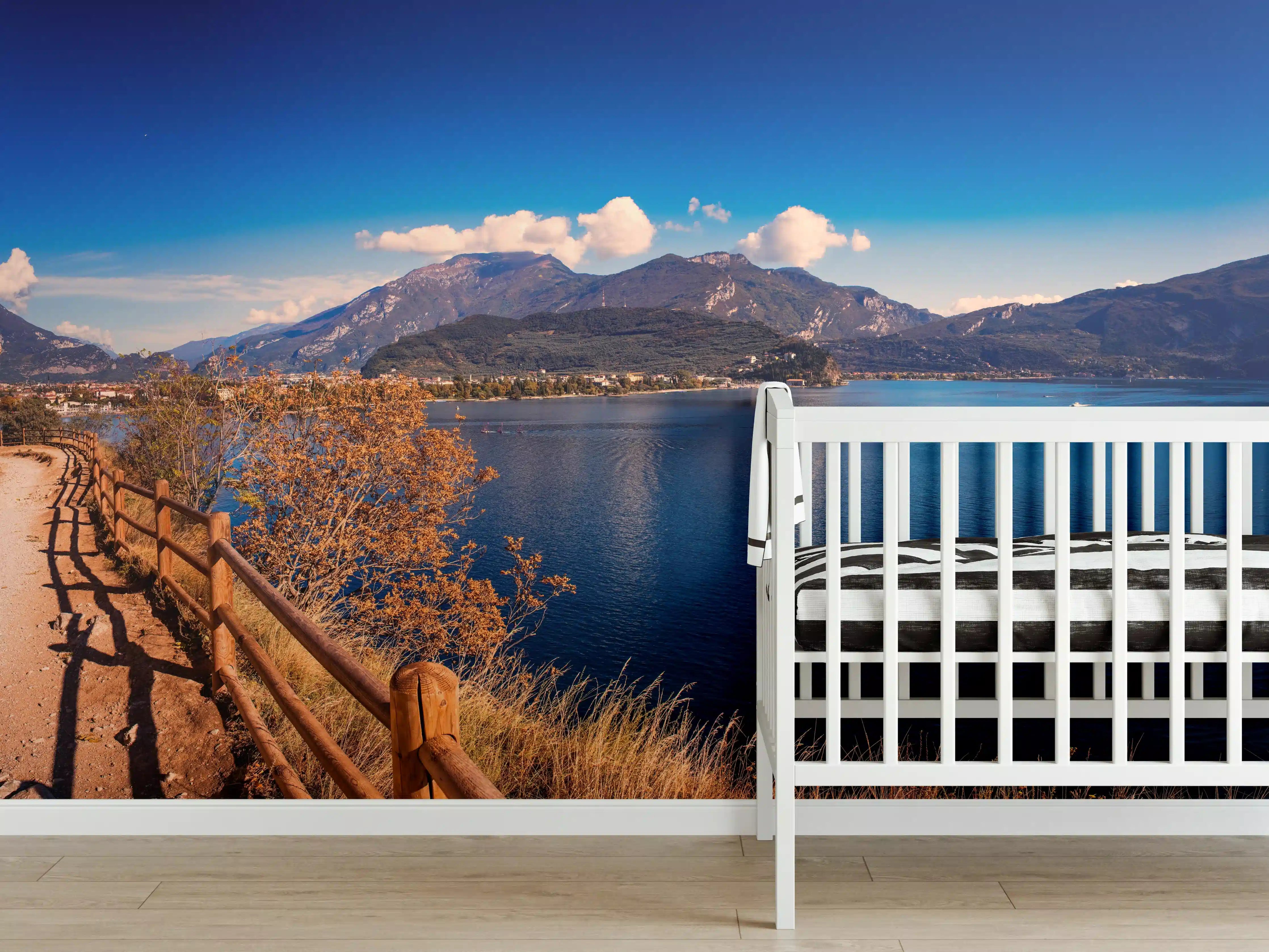 Babyzimmer Wandgestaltung - Schöne Landschaft mit Blick auf den Gardasee