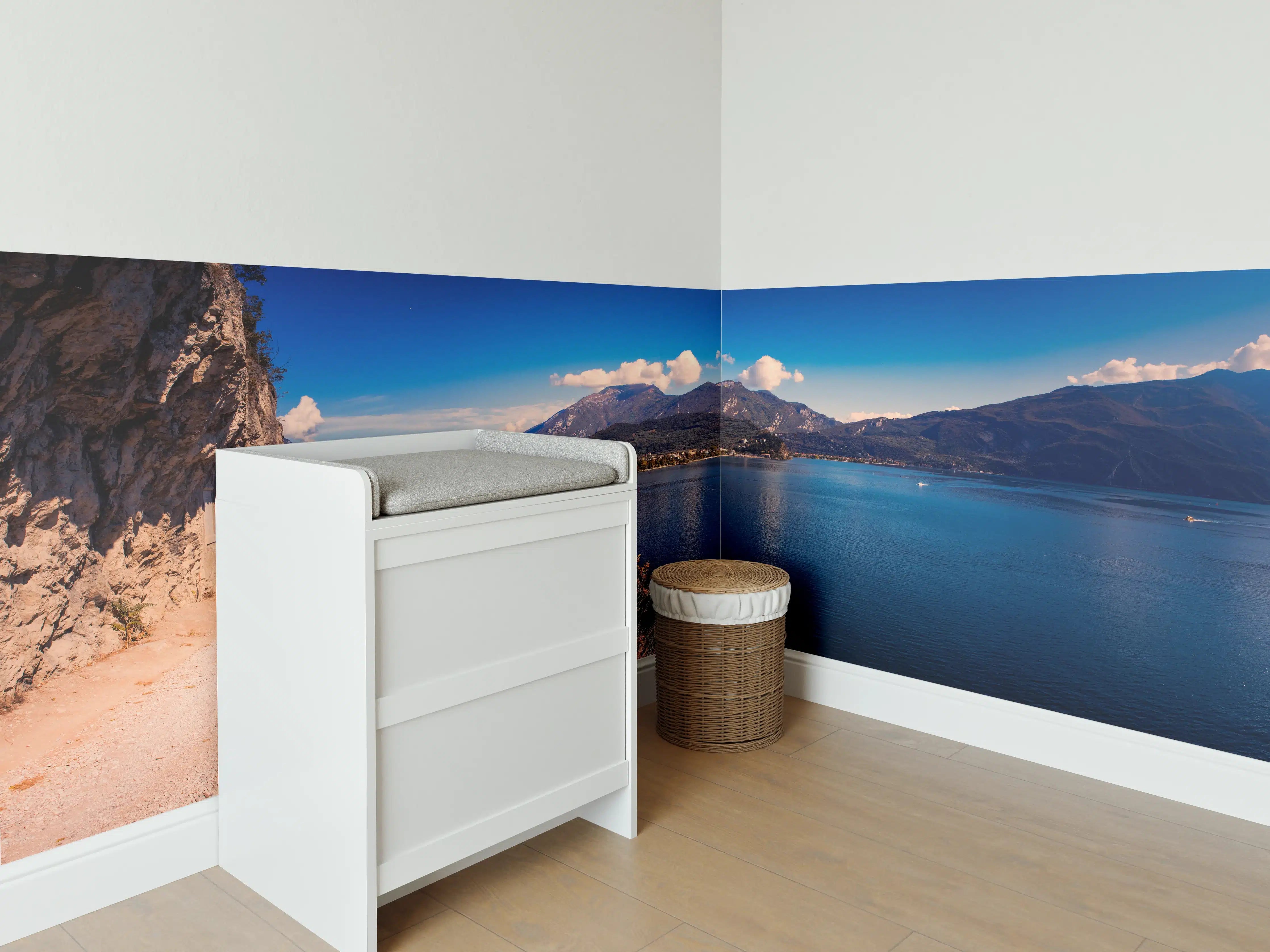 Babyzimmer Wandgestaltung - Schöne Landschaft mit Blick auf den Gardasee