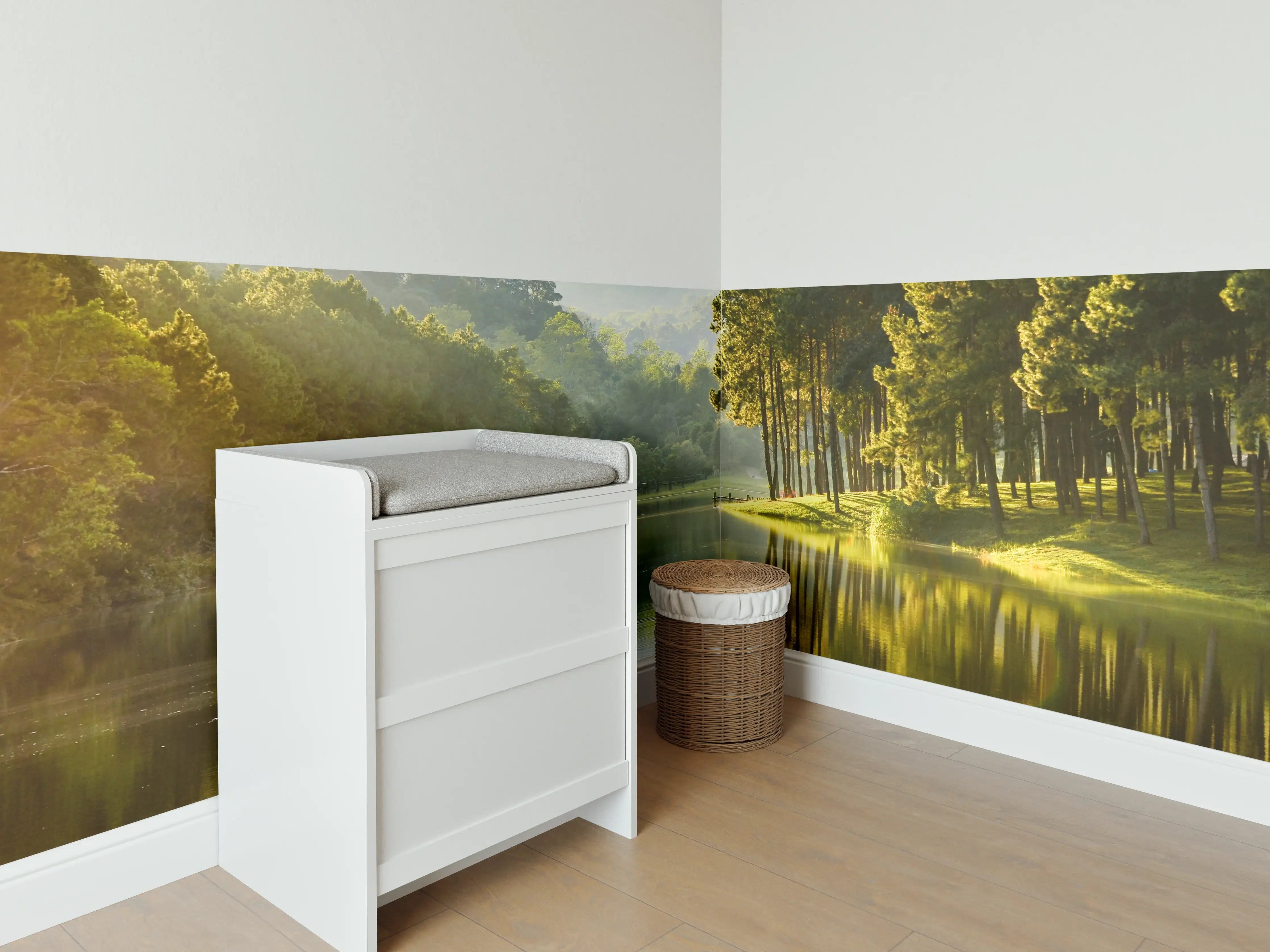 Babyzimmer Wandgestaltung - Schöne Seelandschaft mit Kiefernwald