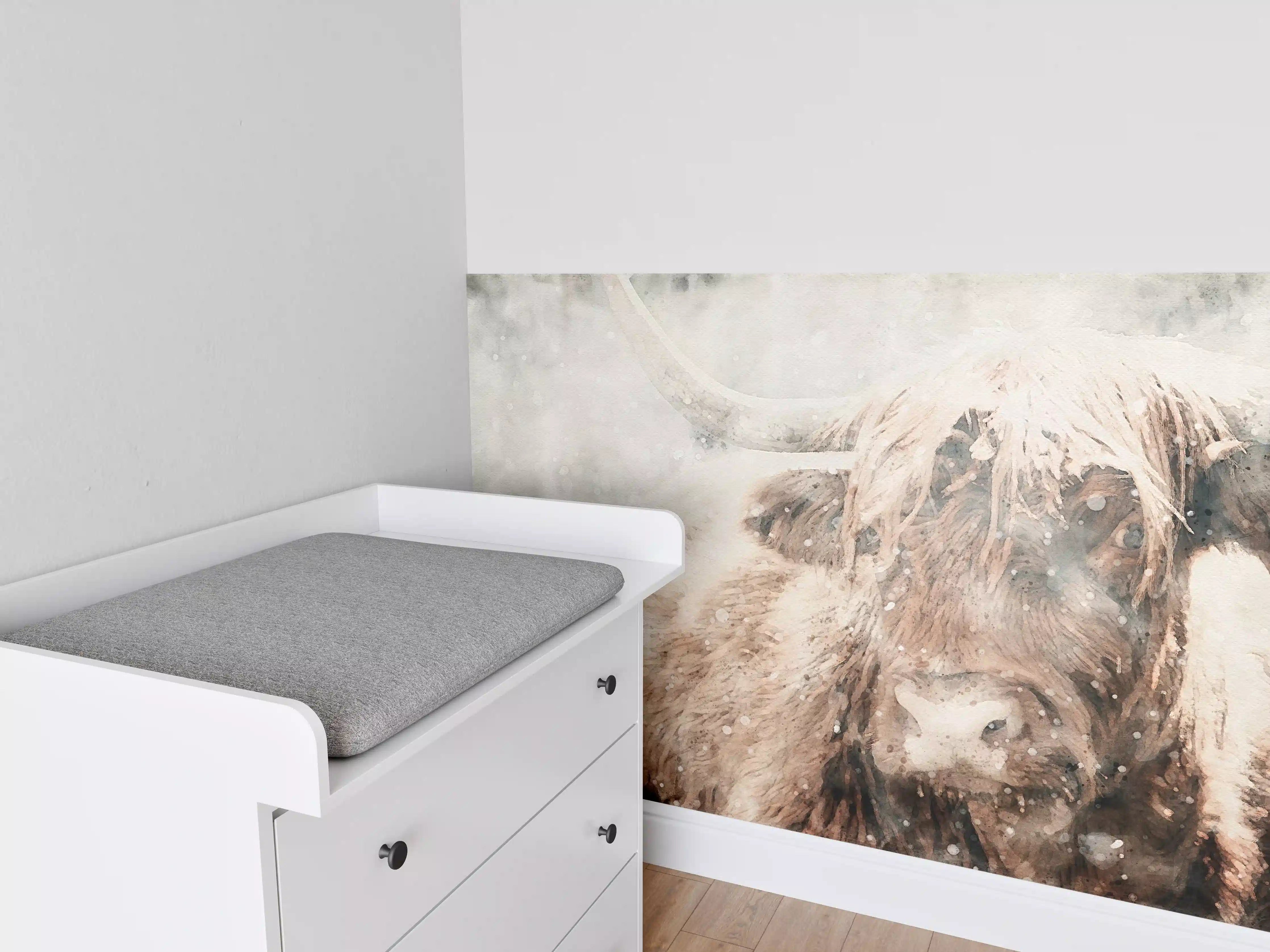 Babyzimmer Wandgestaltung - Schottisches Hochlandrind bei Schnee